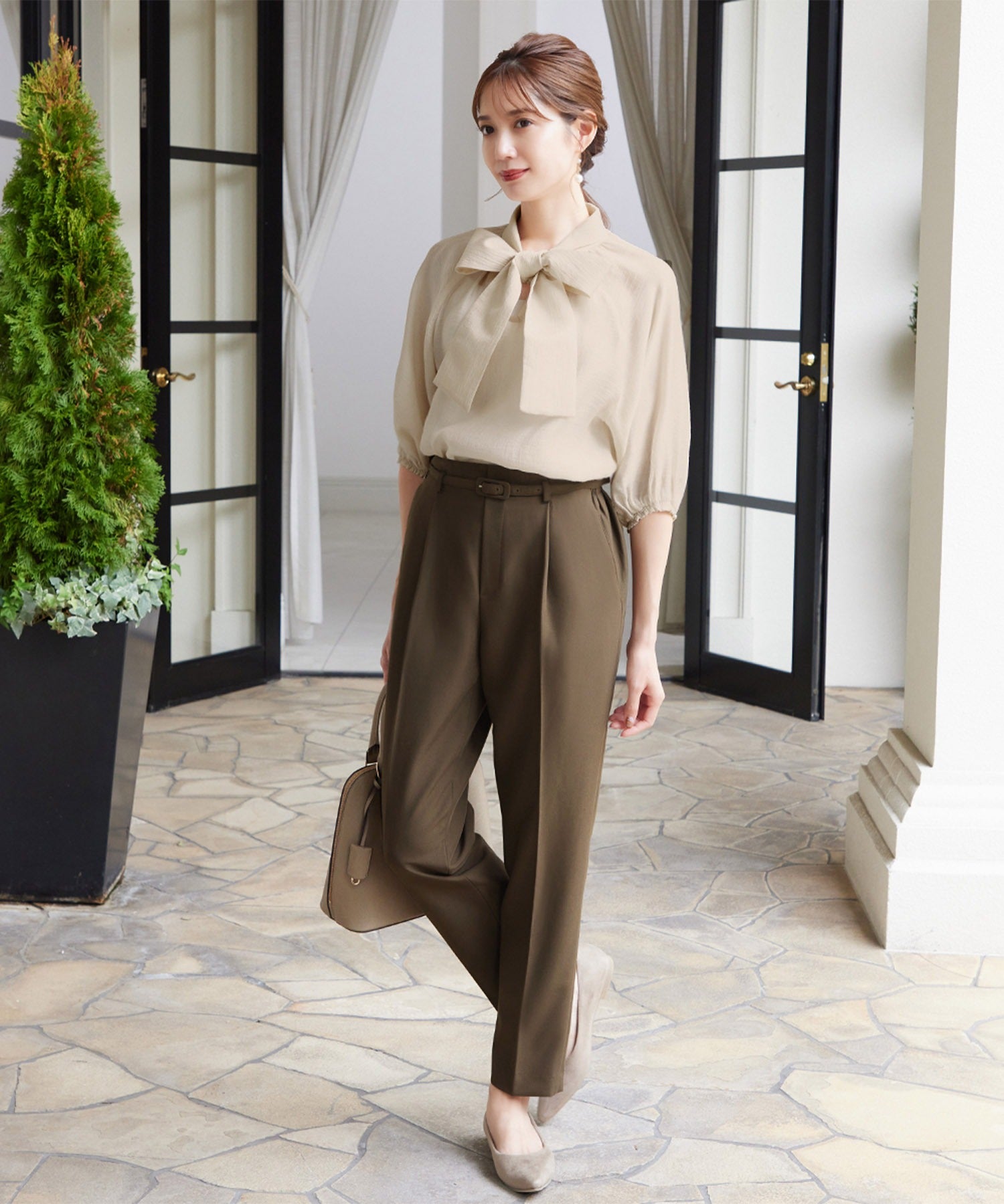 Flolia 2way volume sleeve big ribbon stand neck half sleeve blouse