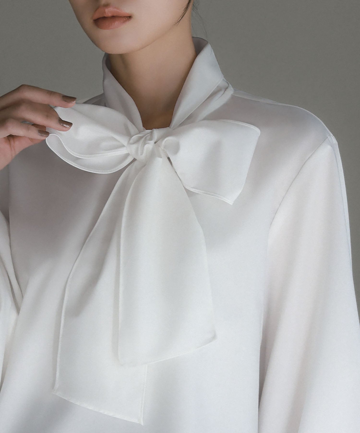 Flolia Bow Tie Volume Sleeve Blouse [Washable]