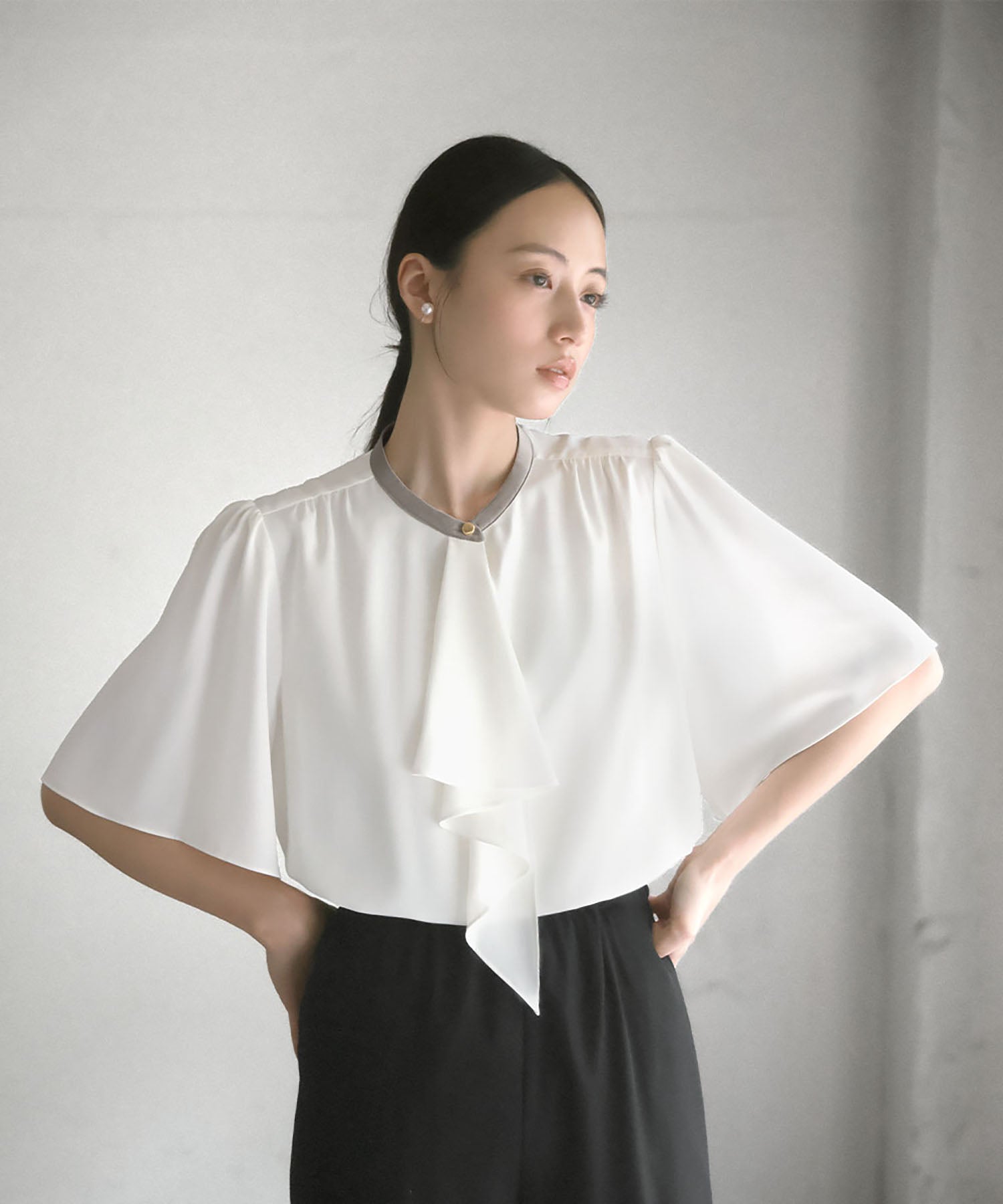 Flolia Bow Tie Flare Sleeve Bicolor Business Blouse [Washable]