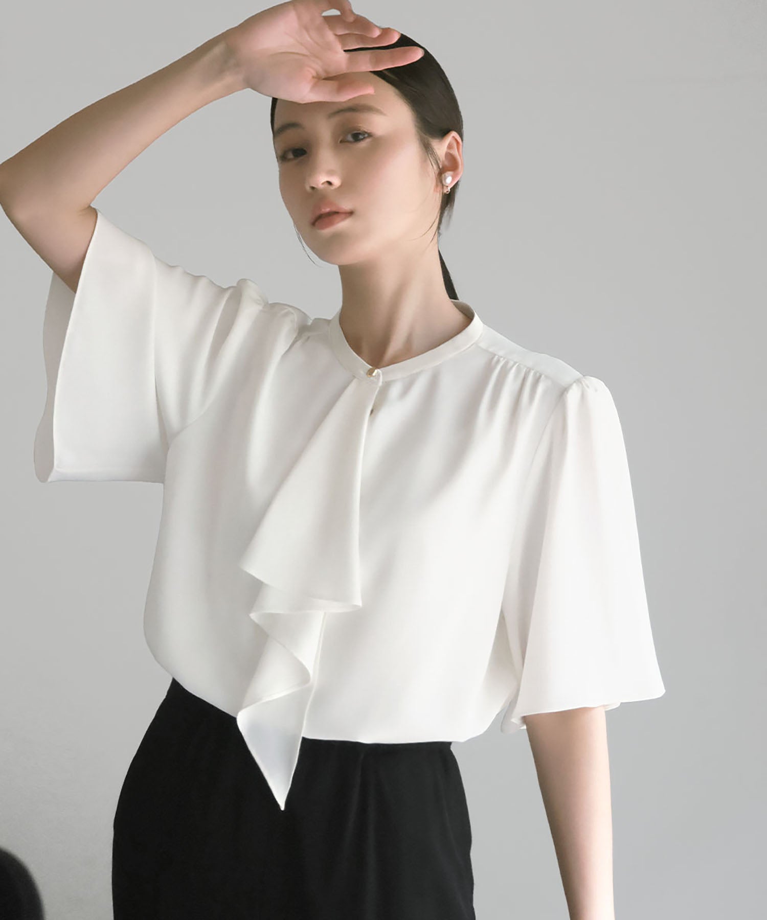 Flolia Bow Tie Flare Sleeve Bicolor Business Blouse [Washable]