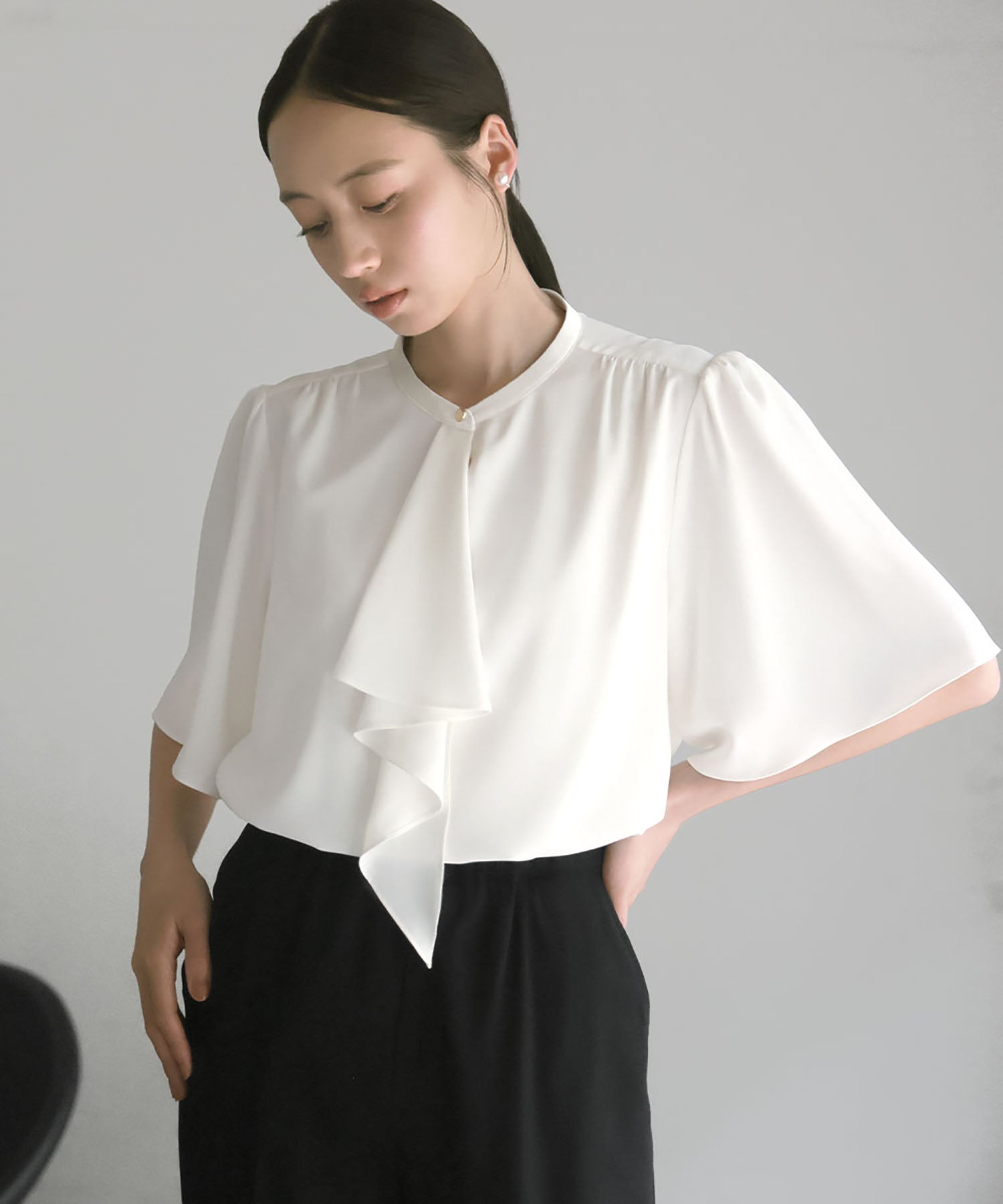 Flolia Bow Tie Flare Sleeve Bicolor Business Blouse [Washable]