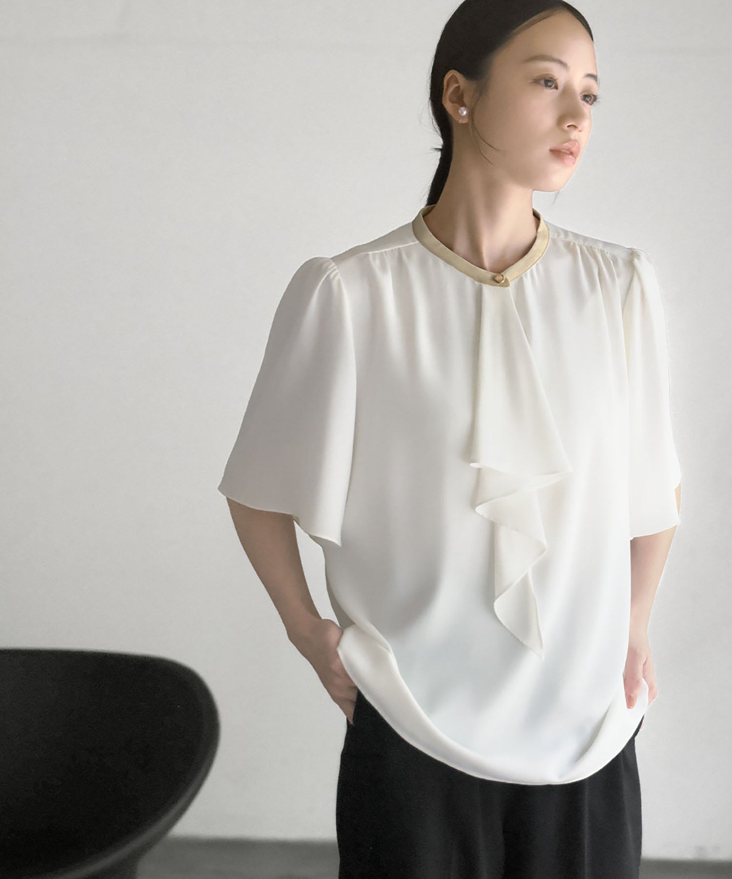 Flolia Bow Tie Flare Sleeve Bicolor Business Blouse [Washable]