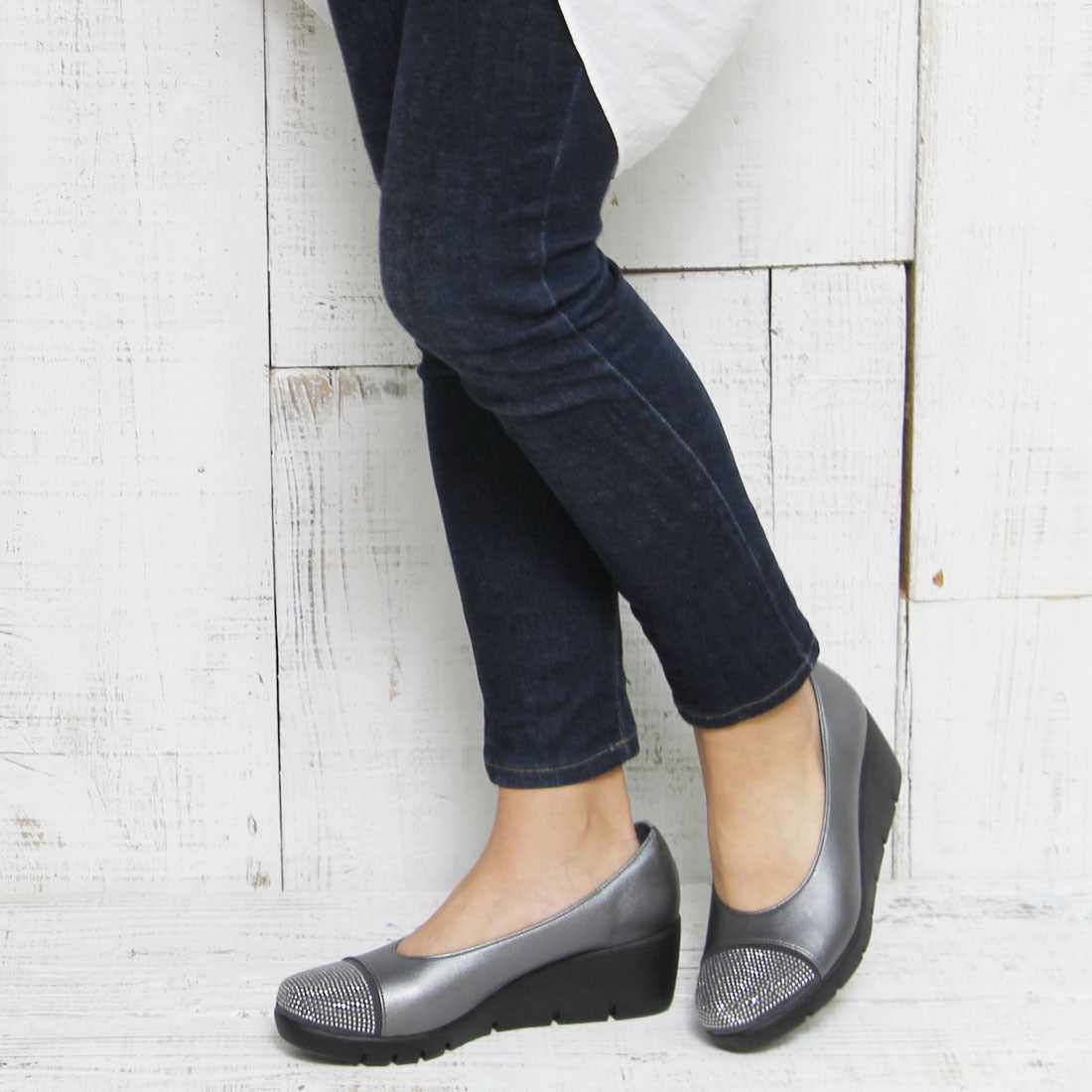 First Contact Made in Japan Wedge Sole Comfort Pumps, Beaded Runnable Wedge Pumps