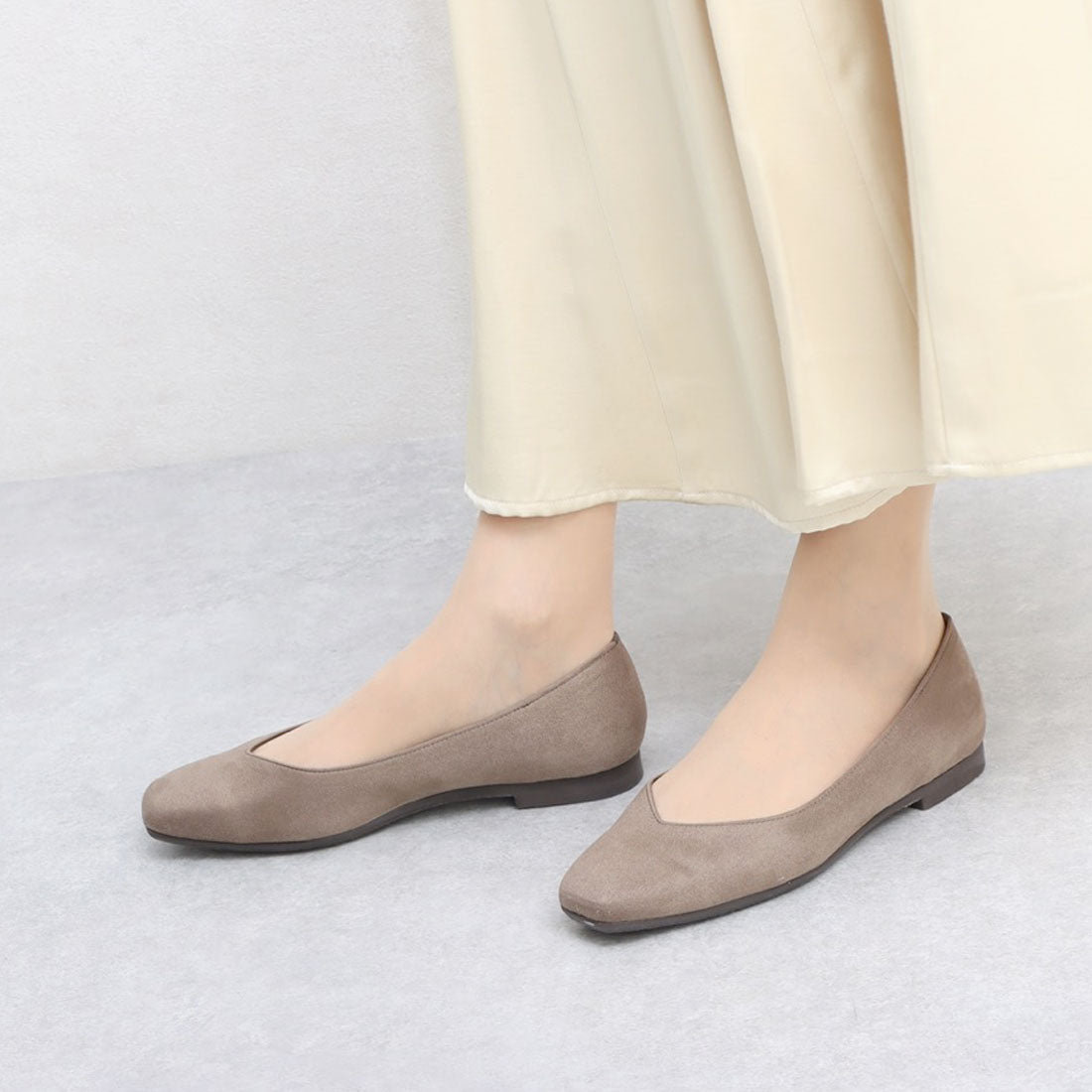 First Contact Pumps Popular Japanese-made Low-resilience cushion insole Easy-to-walk square-toe pumps Flat shoes