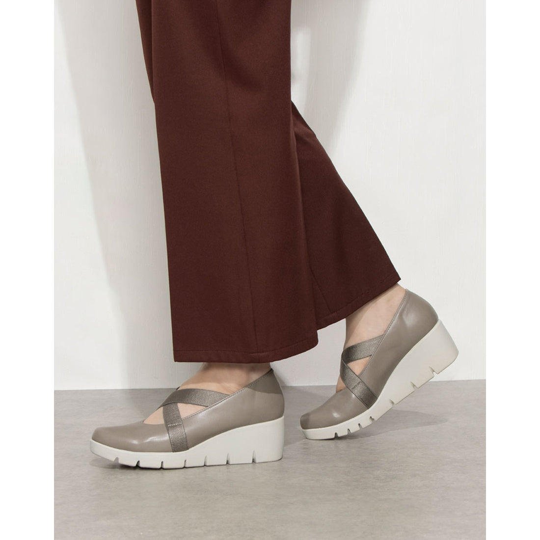 First Contact FIRST CONTACT First Contact Made in Japan Antibacterial Deodorizing Wedge Sole Pumps Strap Comfort Pumps