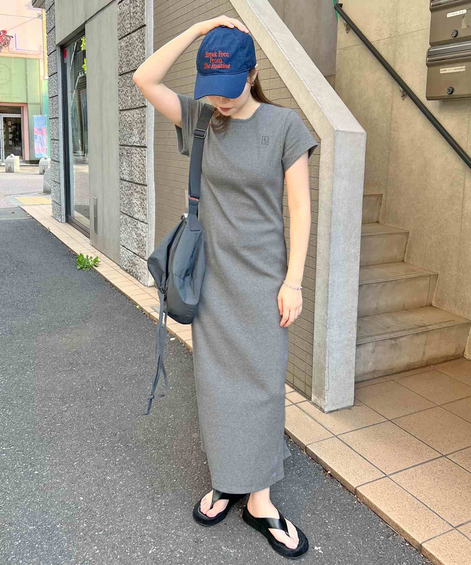 フューティアランド Futier Land ワンポイント刺繍ワンピース （グレー） グレー