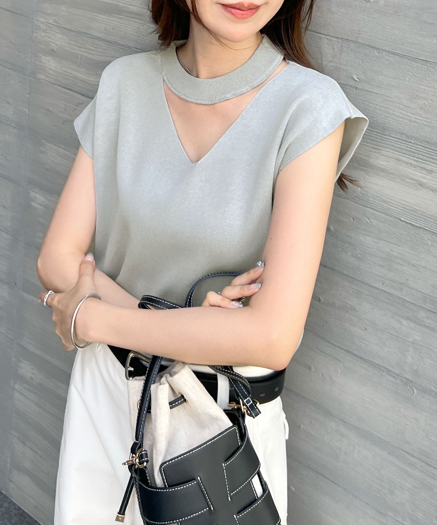 フューティアランド Futier Land アシメスリーブチョーカーネックトップス （ライトグレー） ライトグレー