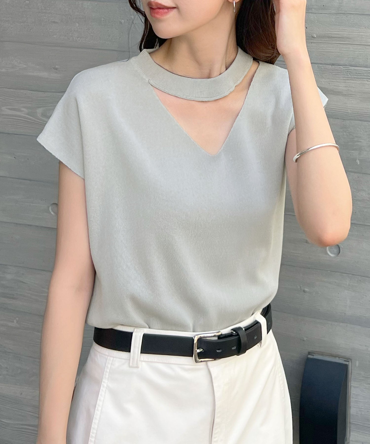 フューティアランド Futier Land アシメスリーブチョーカーネックトップス （ライトグレー） ライトグレー