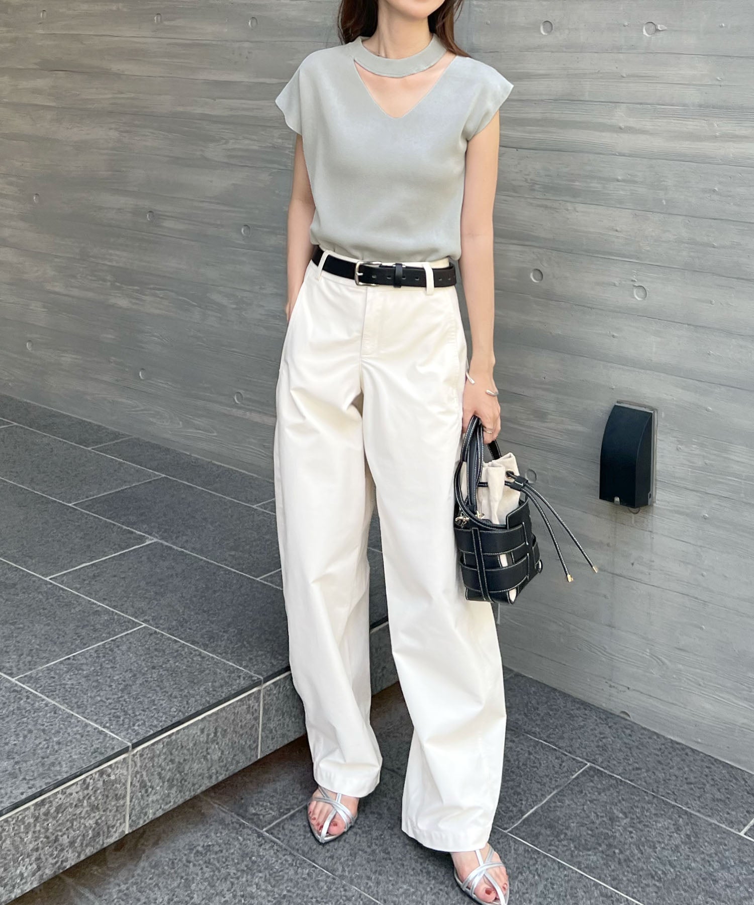 フューティアランド Futier Land アシメスリーブチョーカーネックトップス （ライトグレー） ライトグレー