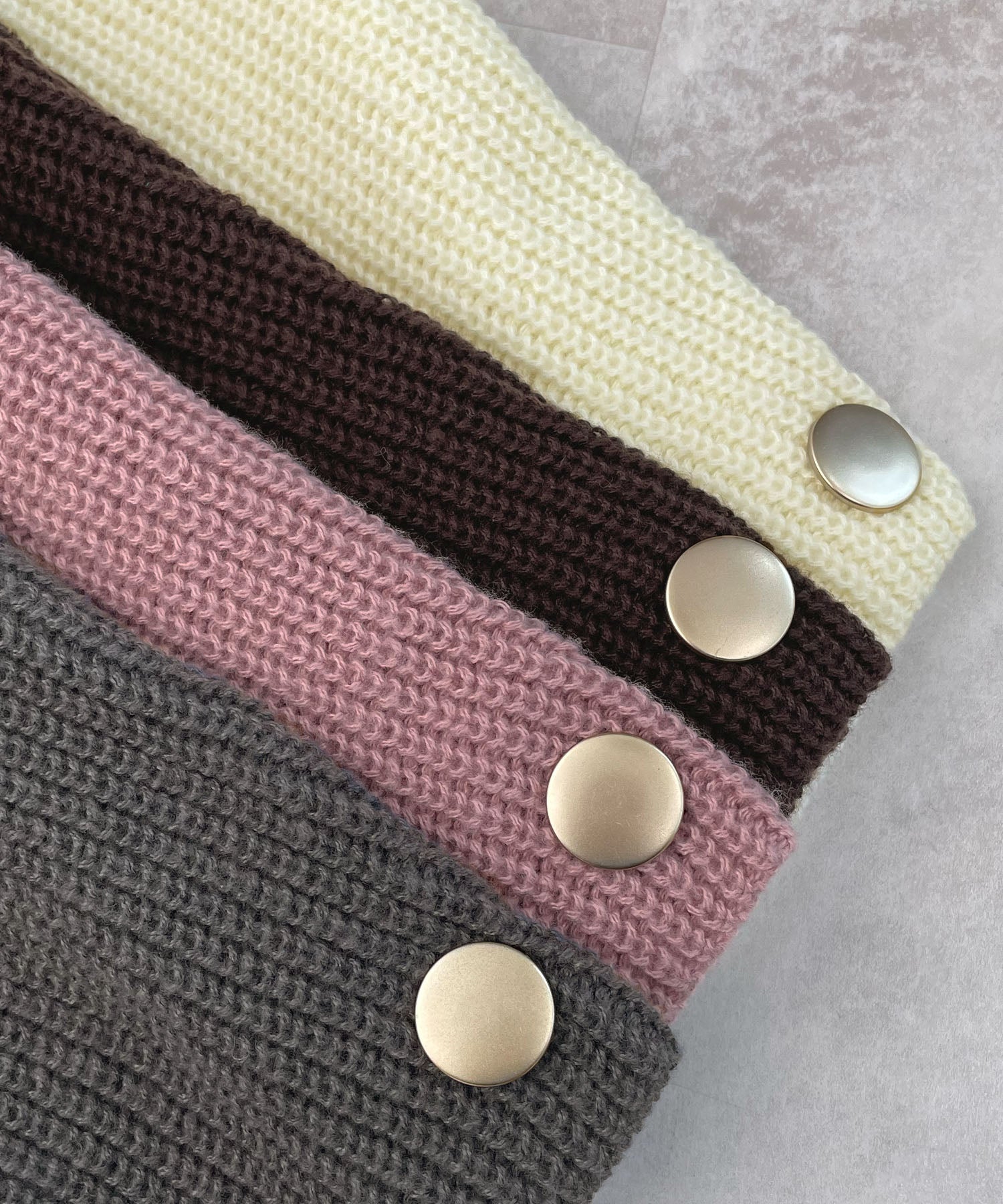 フューティアランド Futier Land 袖ボタンニット （ブラウン） ブラウン