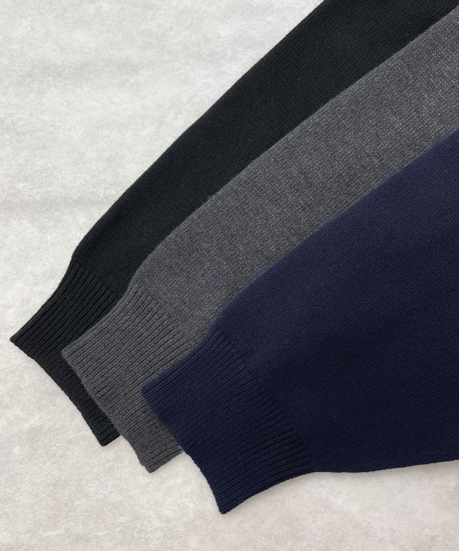 フューティアランド Futier Land ふわふわフェザードッグニットトップス （ネイビー） ネイビー