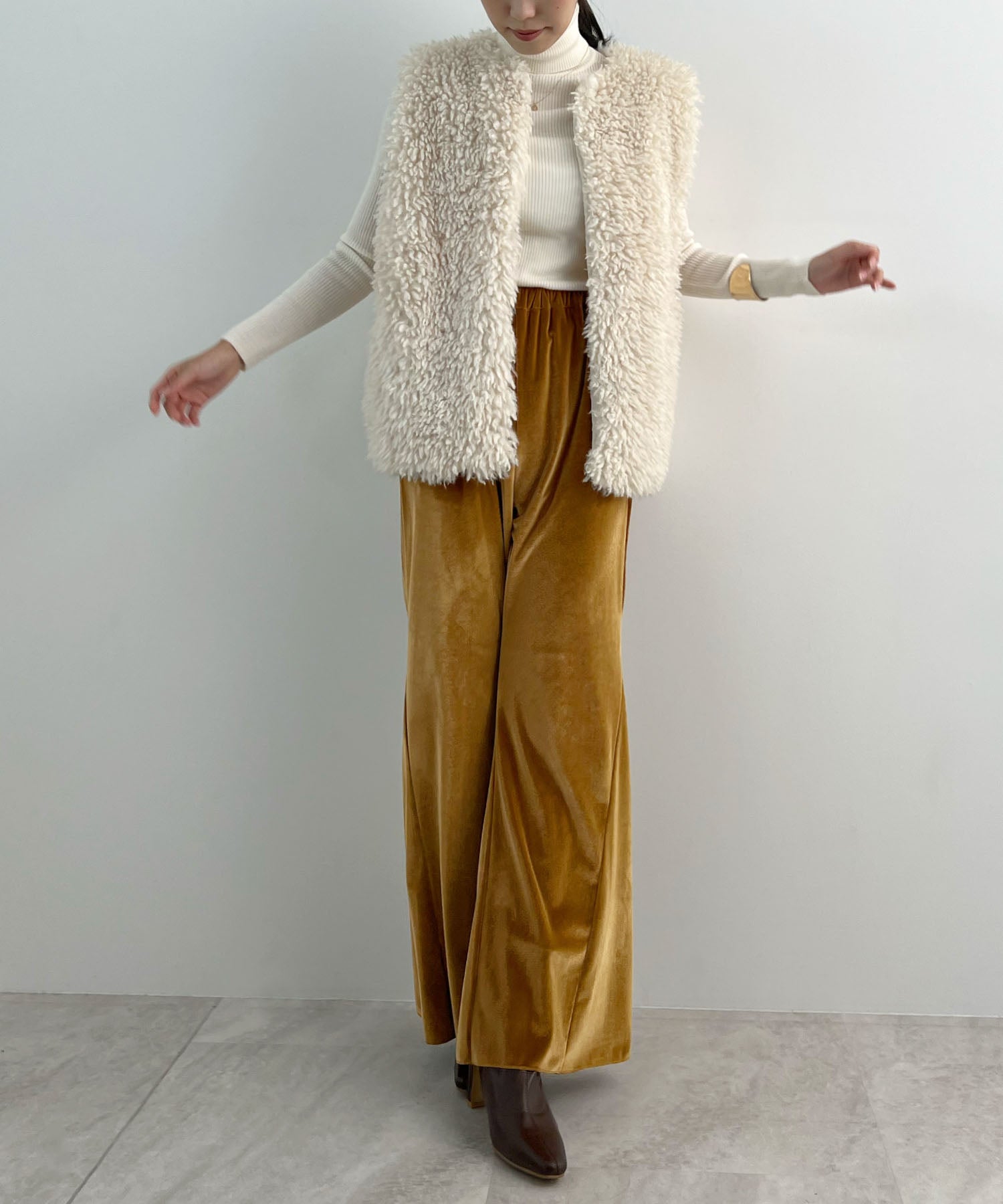 フューティアランド Futier Land ベロアフレアパンツ （マスタード） マスタード