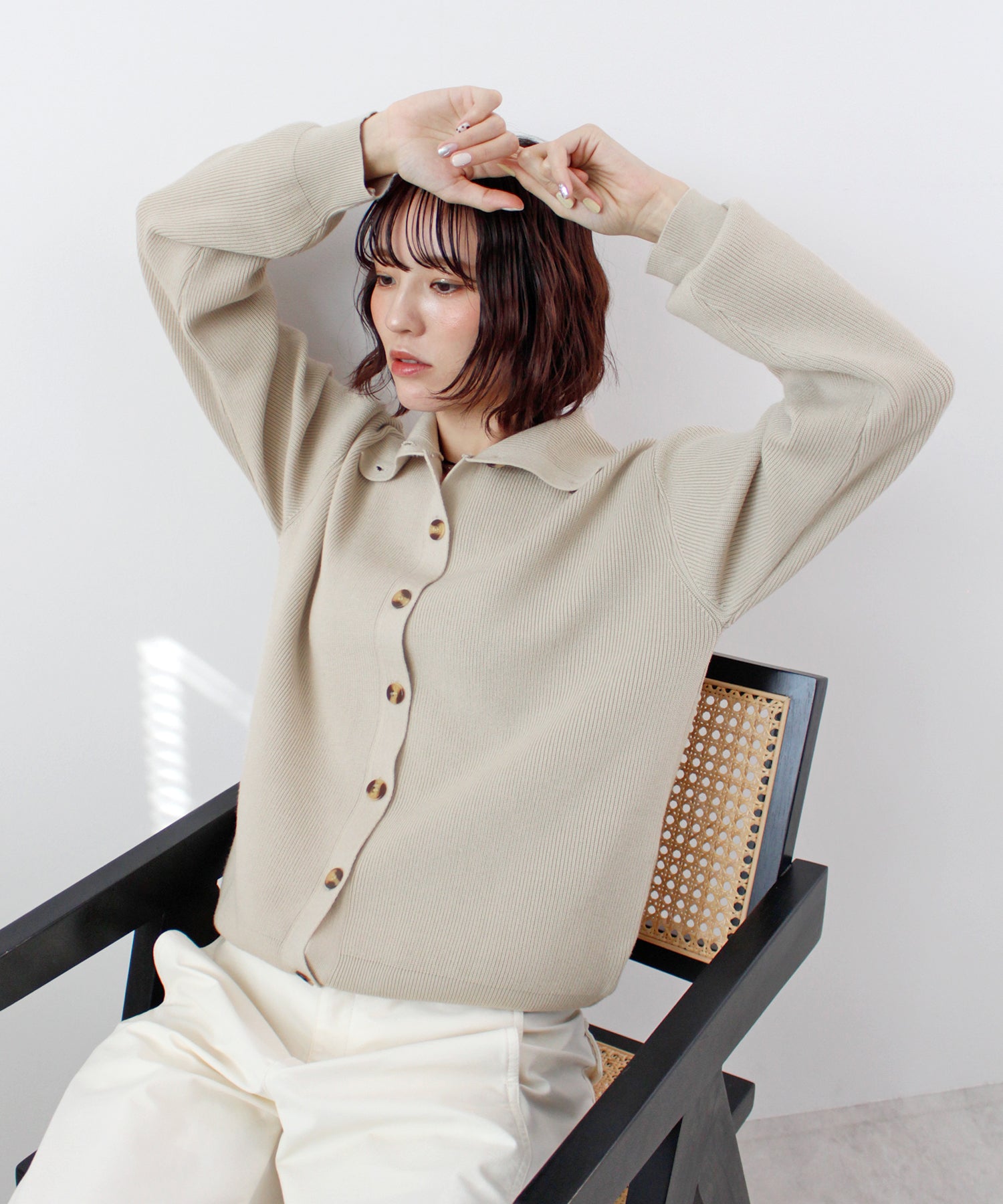 フューティアランド Futier Land ボタンデザイン2WAYハイネックニット （ベージュ） ベージュ