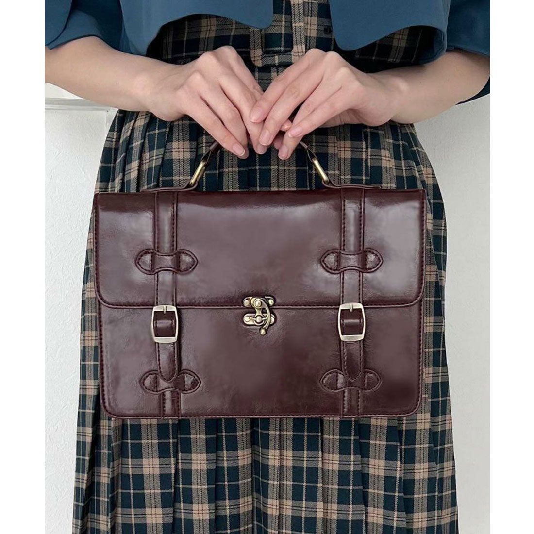フィント F i.n.t ミニサッチェルショルダーバッグ （BROWN） BROWN
