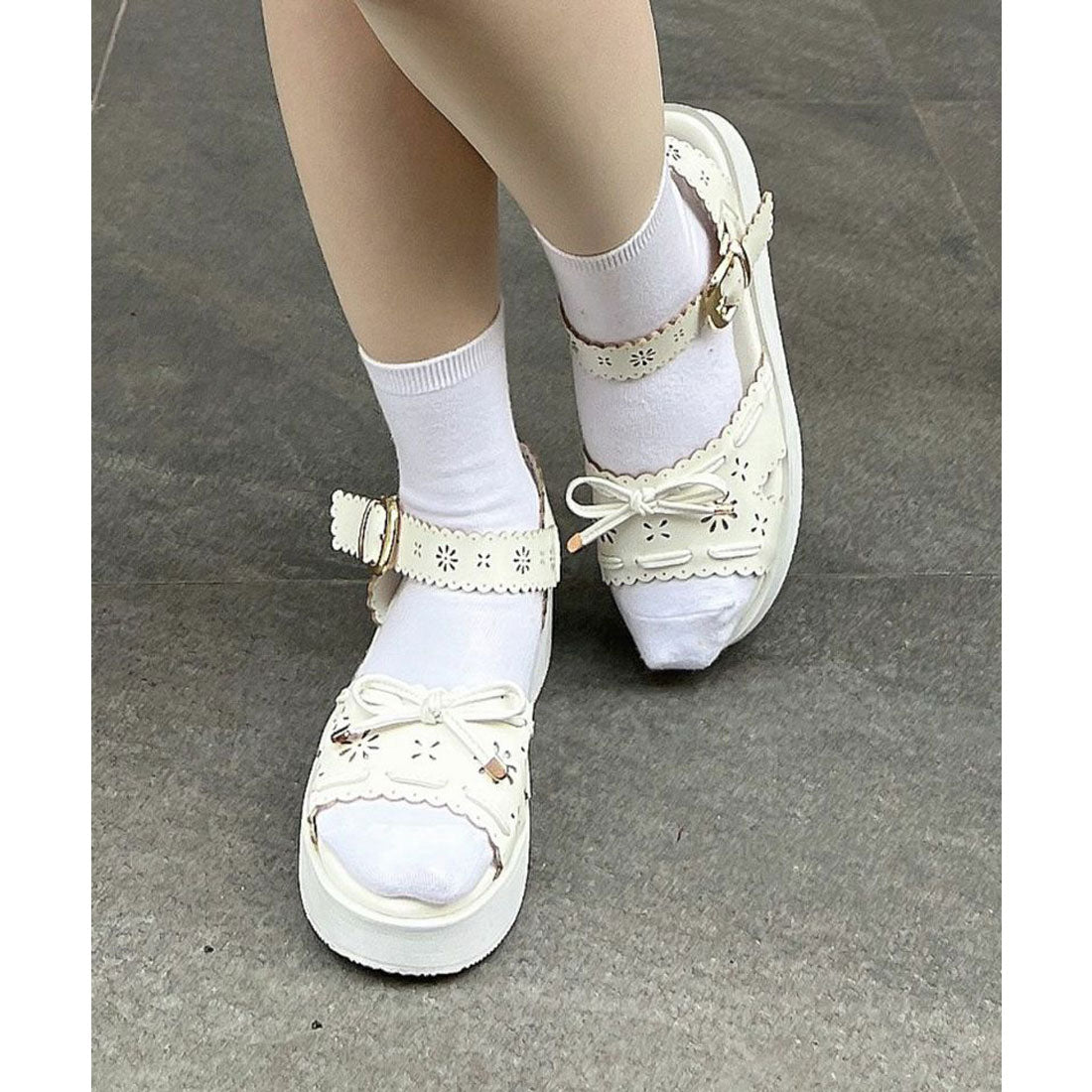 フィント F i.n.t レース風カットワーク厚底サンダル （OFF WHITE） OFF WHITE