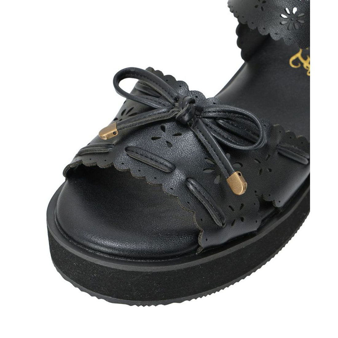 フィント F i.n.t レース風カットワーク厚底サンダル （OFF WHITE） OFF WHITE