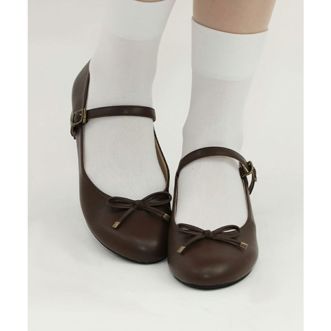 フィント F i.n.t リボンストラップパンプス （BROWN） BROWN