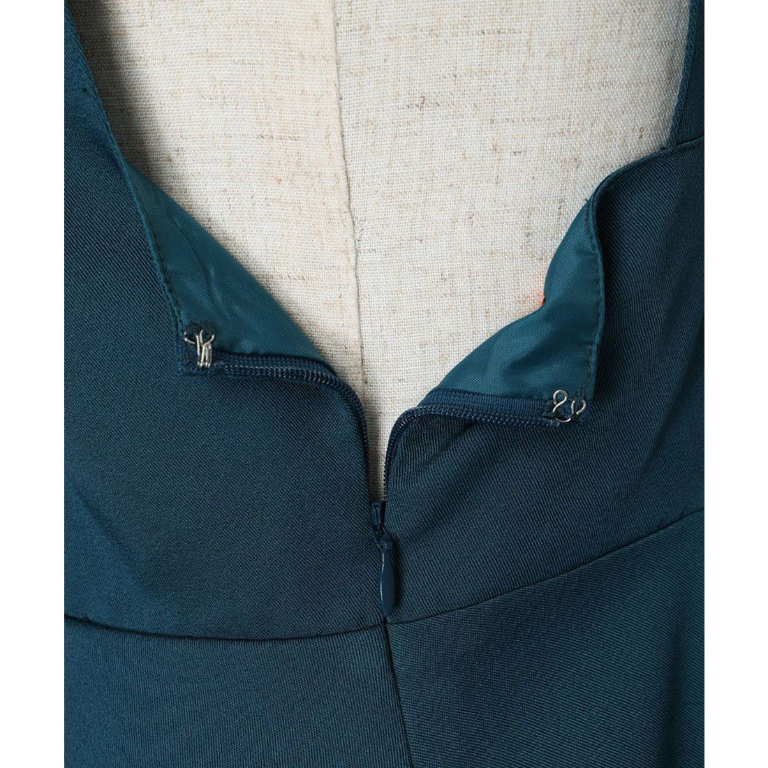 フィント F i.n.t チェーンビット使いディープVネックジャンパースカート （BLUE GRAY） BLUE GRAY