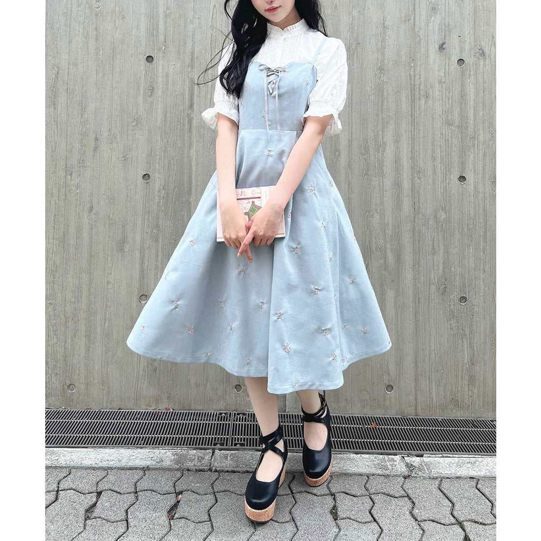 フィント F i.n.t 【洗える/セットアップ可能】プチレースアップ小花柄刺繍キャミワンピース （BLUE GRAY） BLUE GRAY