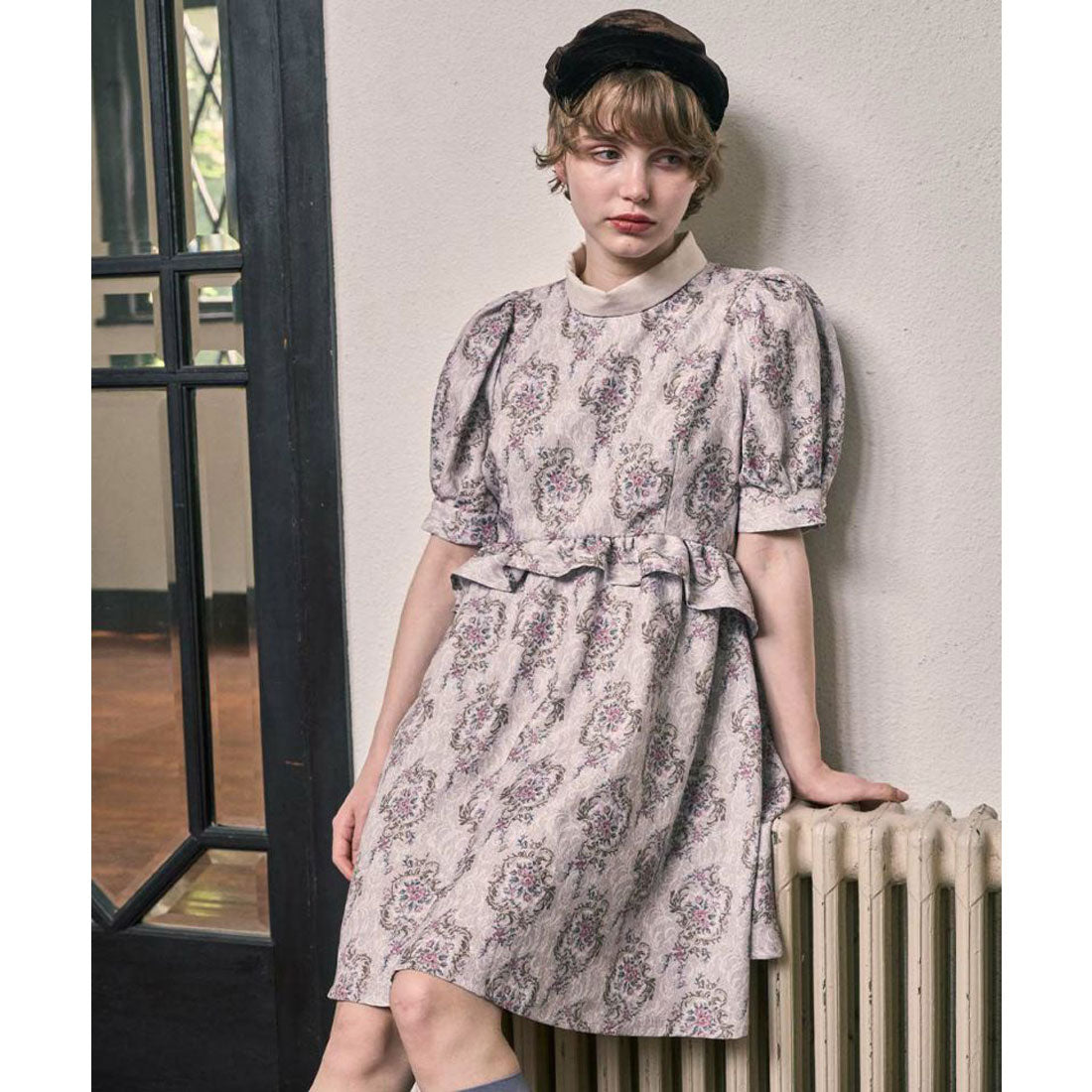 フィント F i.n.t 【洗える】ゴブラン風プリントパフスリーブミニワンピース （PINK） PINK