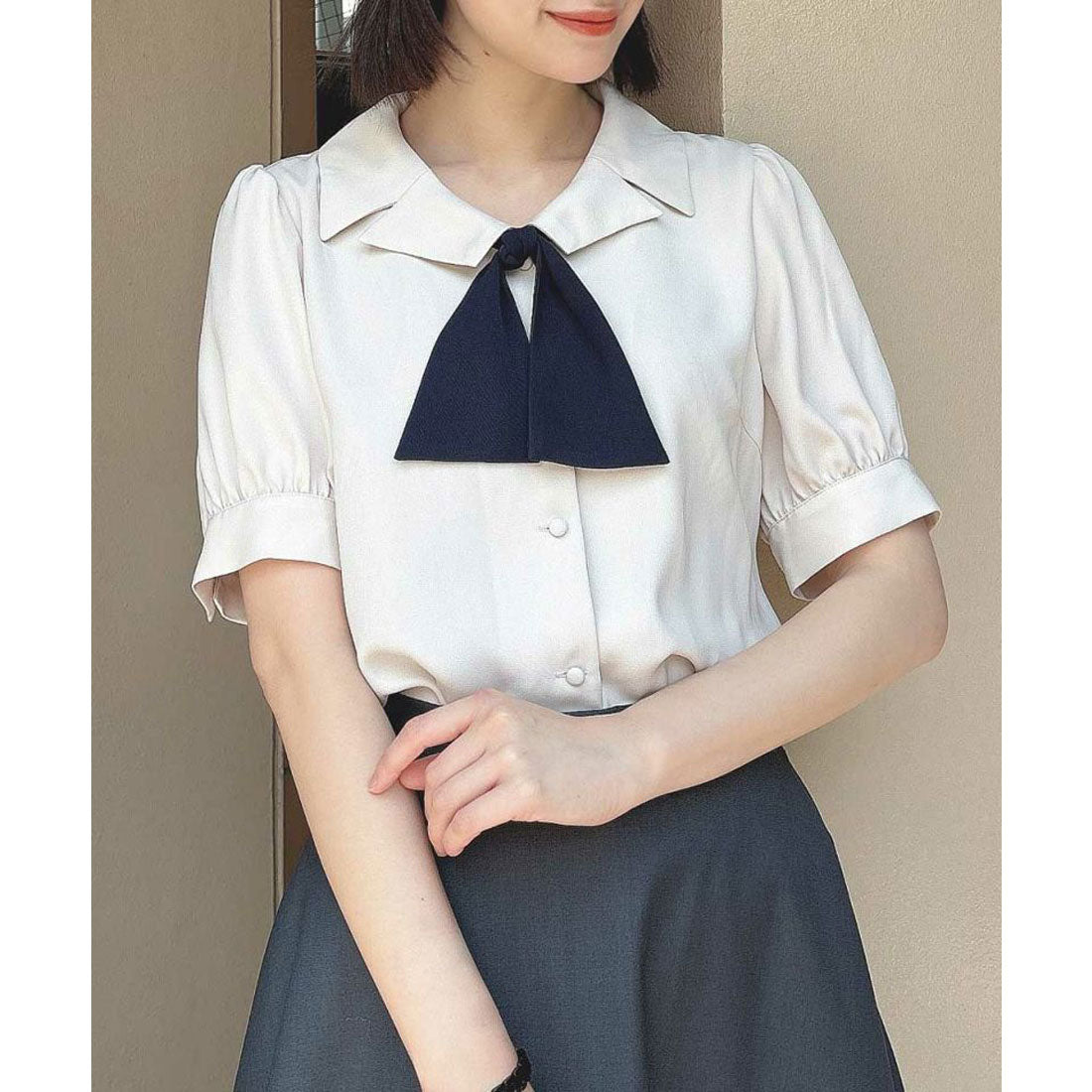 フィント F i.n.t 【洗える】スカーフタイ付き変形衿ブラウス （L/BEIGE） L/BEIGE