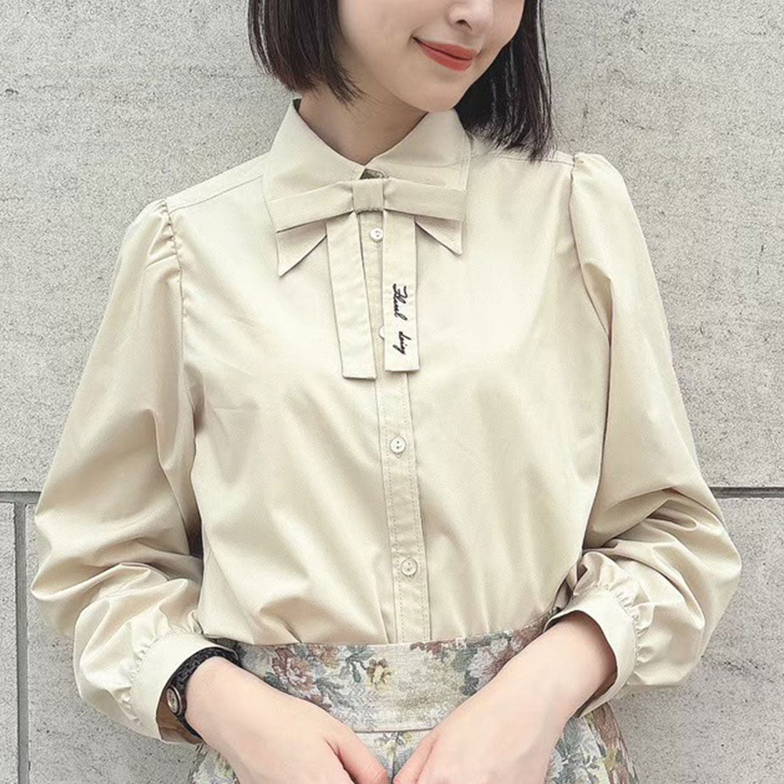 フィント F i.n.t 【洗える】タイ付きロングポイントカラーシャツ （L/BEIGE） L/BEIGE