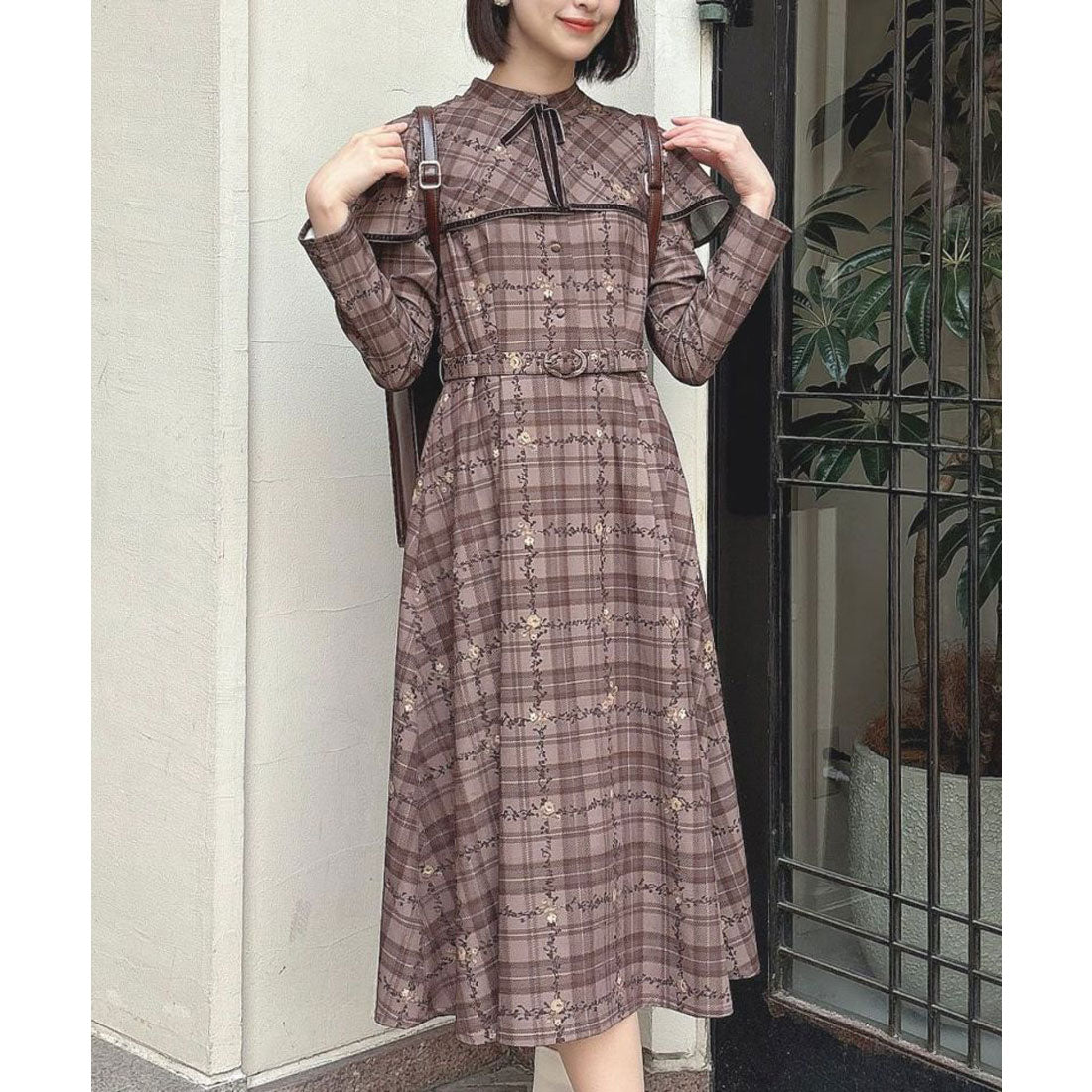 フィント F i.n.t 【洗える・2WAY】プチフラワーチェック柄ケープ付きワンピース （BROWN×YE） BROWN×YE