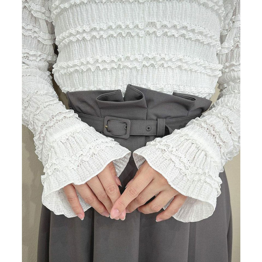 フィント F i.n.t 【洗える】カットフリルフレアースリーブトップス （OFF WHITE） OFF WHITE