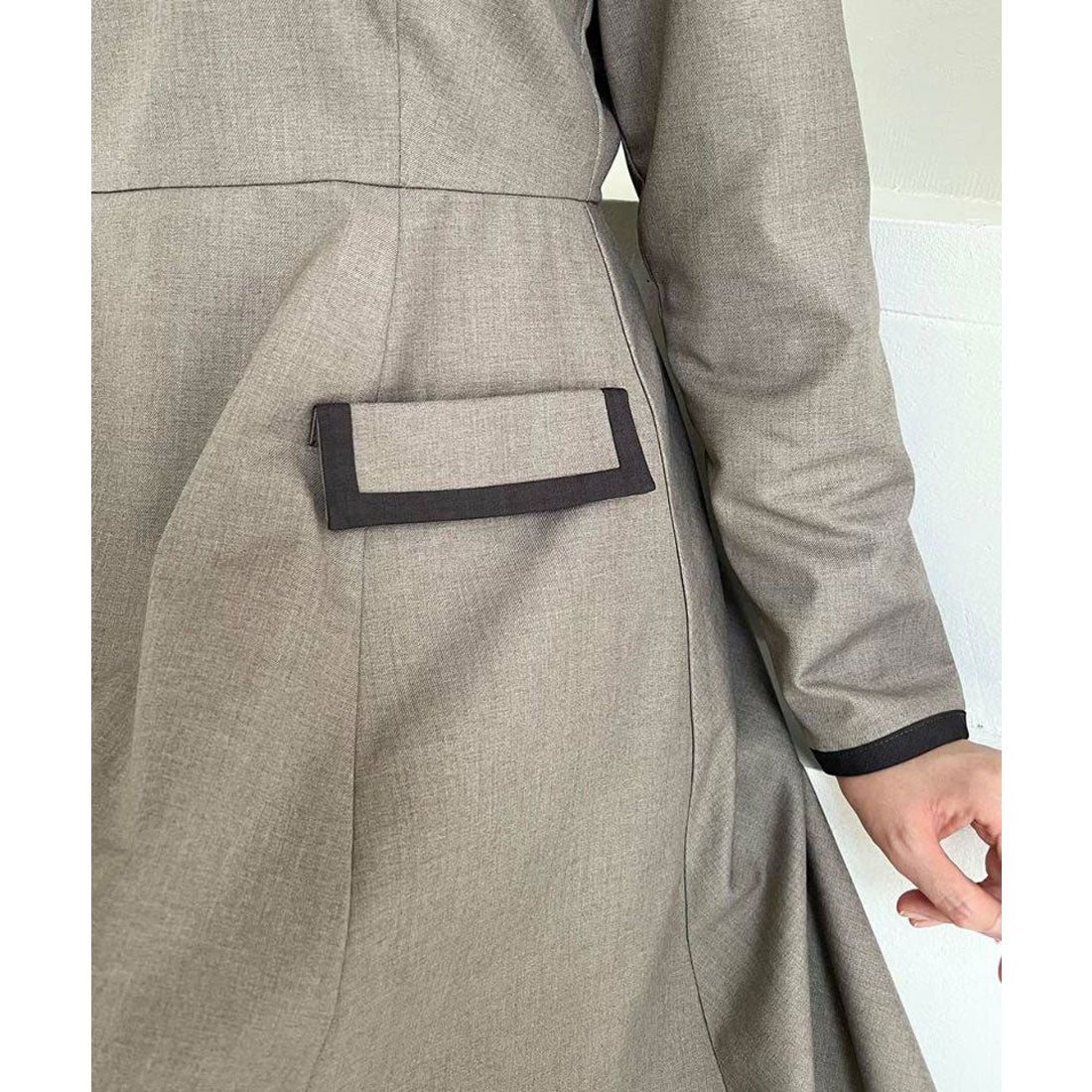 フィント F i.n.t ラインボウタイバイカラーワンピース （BEIGE） BEIGE