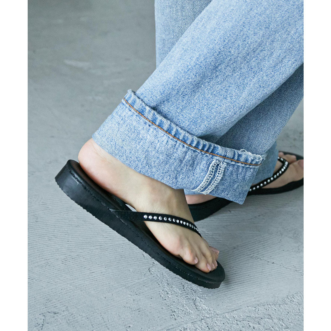 ファッションレター Fashion Letter ビジューデザイントングサンダル （ブラック） ブラック