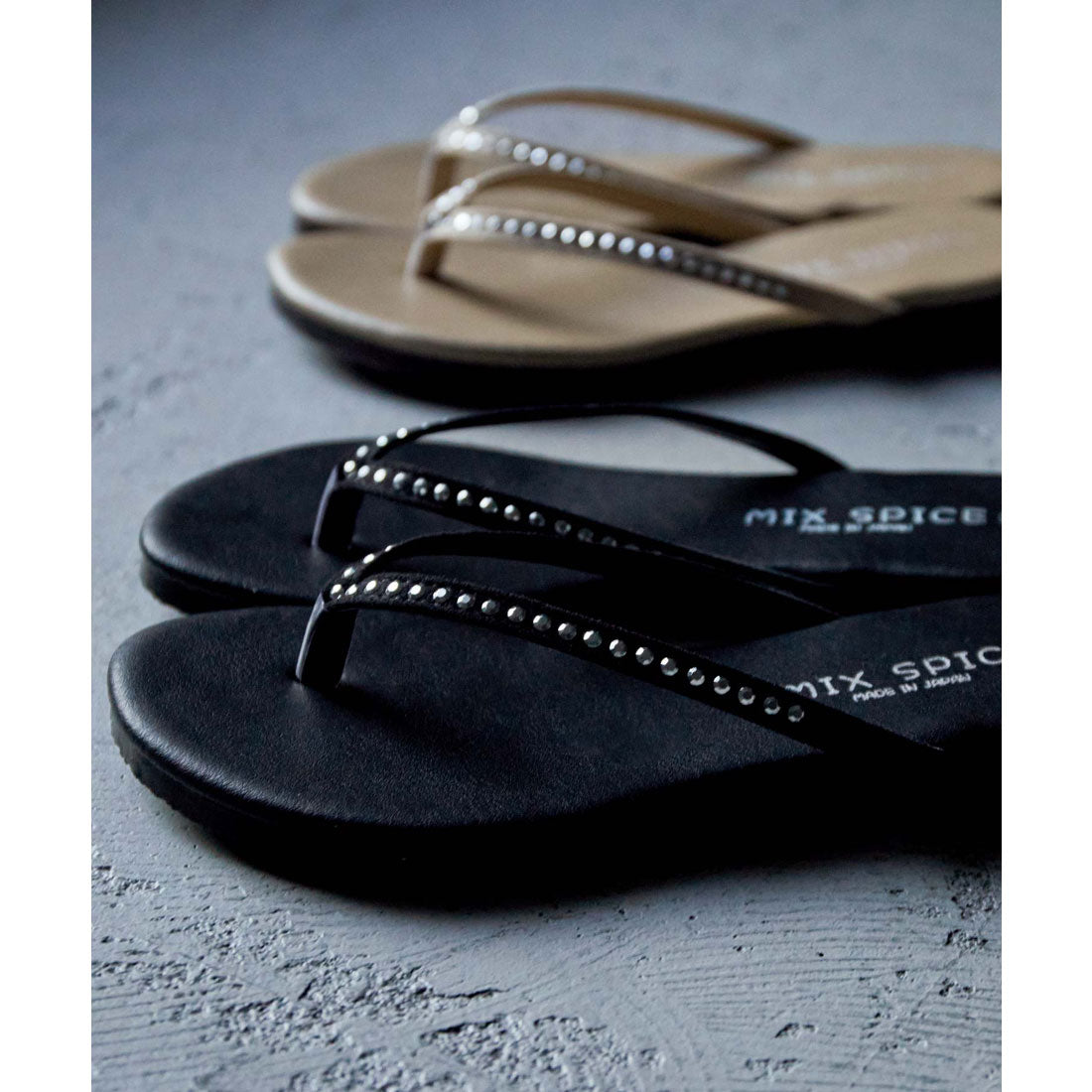 ファッションレター Fashion Letter ビジューデザイントングサンダル （ブラック） ブラック