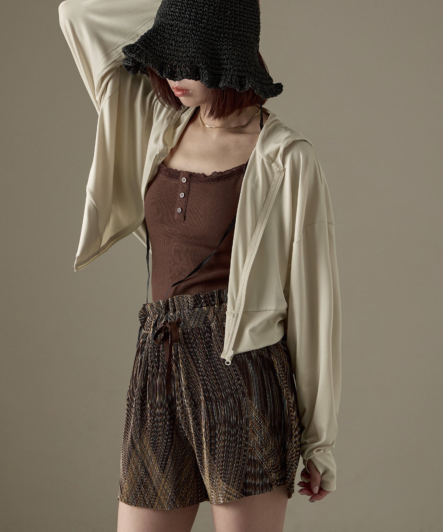 ファッションレター Fashion Letter UPF50+ 接触冷感 指穴付き クロップド丈ラッシュガードパーカー （ベージュ） ベージュ