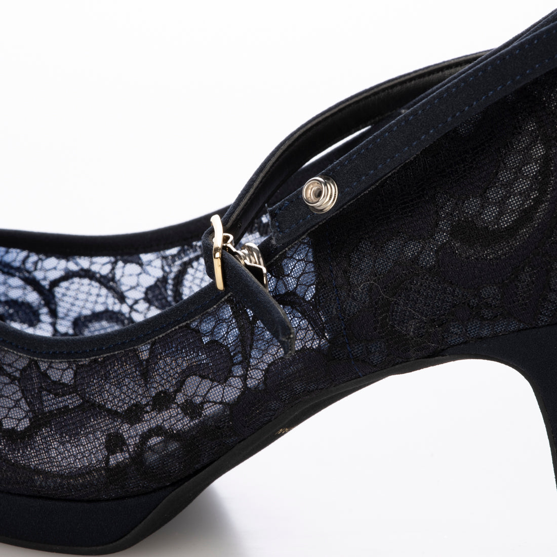 Feeling of Yui Ankle Strap Lace Pumps