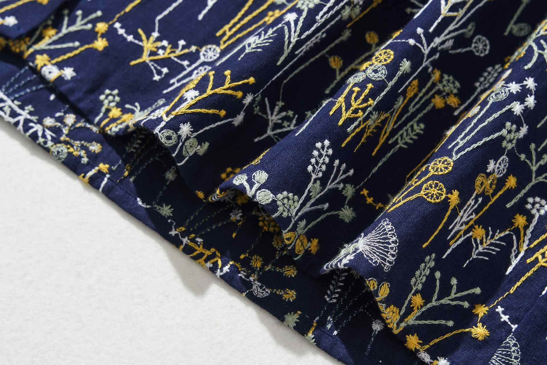 フォーリン アンド コー fall-in&co 総柄刺繍が目を引くカーディガン コットンリネン トップス 紺色 240912-2 （紺色） 紺色