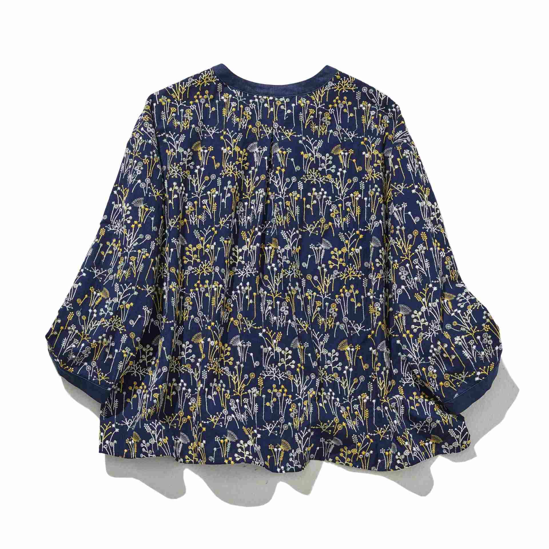 フォーリン アンド コー fall-in&co 総柄刺繍が目を引くカーディガン コットンリネン トップス 紺色 240912-2 （紺色） 紺色