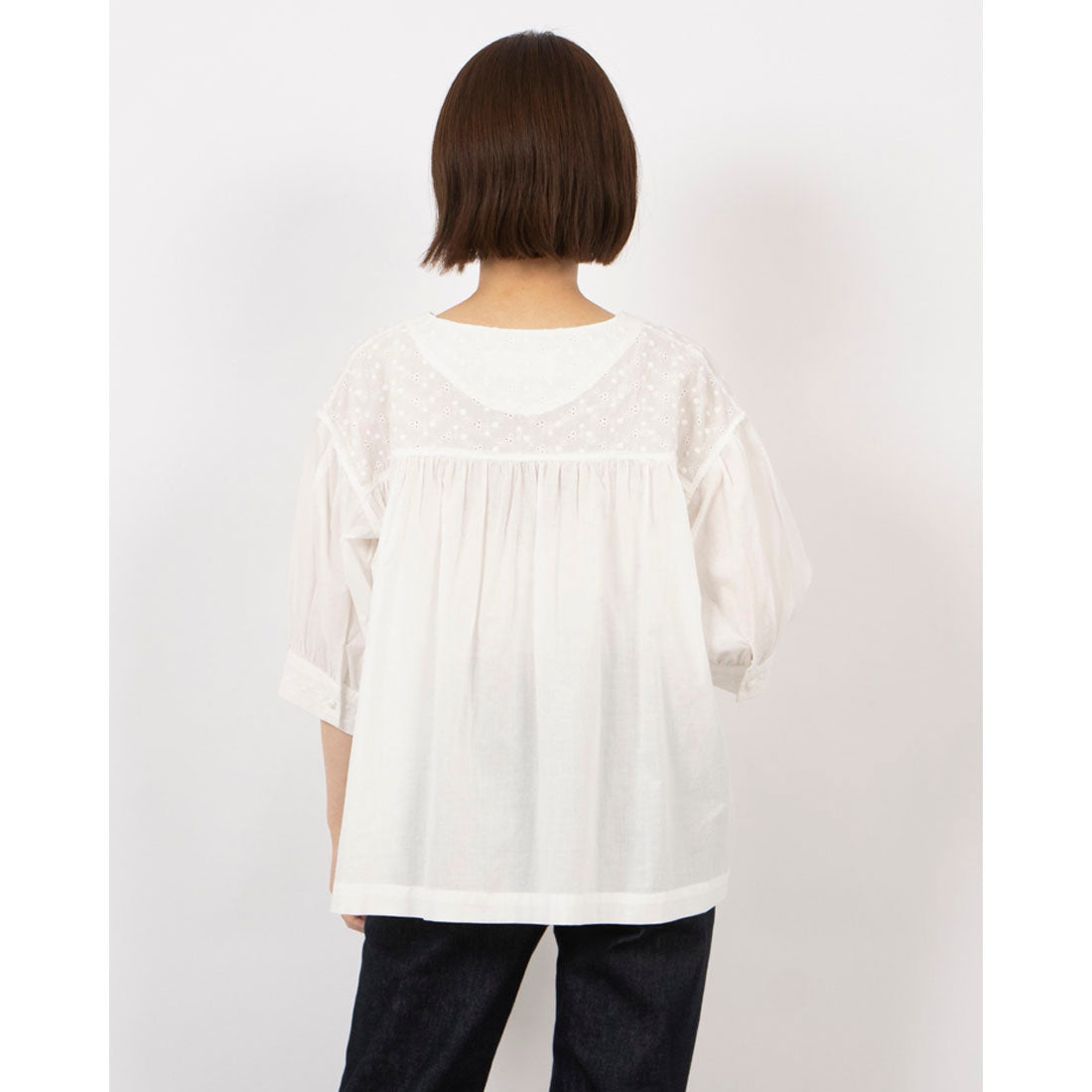 フォーリン アンド コー fall-in&co 襟元で魅せるブラウス 7分袖コットンブラウス 刺繍生地 切り替えブラウス220304-1 （ホワイト） ホワイト