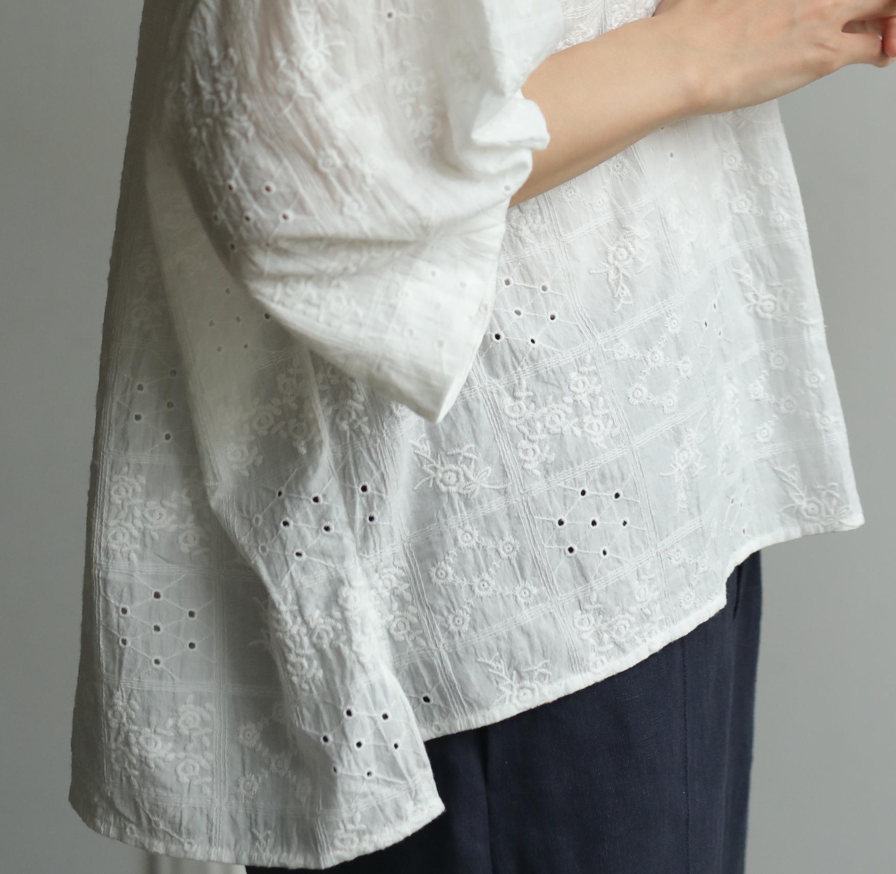 フォーリン アンド コー fall-in&co ふんわり パフスリーブ 花柄刺繍ブラウス コットン 5分袖 230509-3 （ホワイト） ホワイト