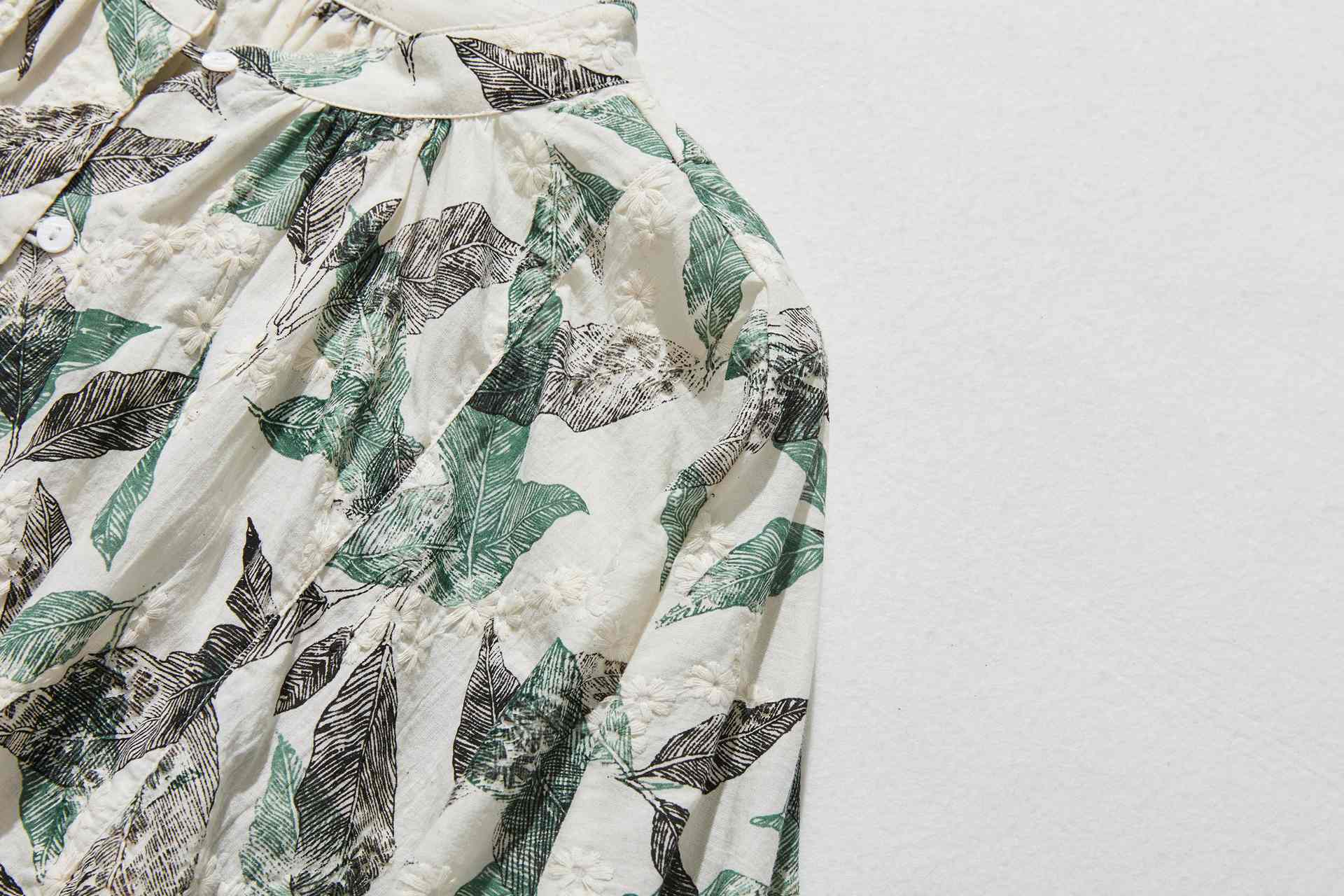 フォーリン アンド コー fall-in&co さらりと着こなすだけで上品に着映えする 刺繍入りブラウス 長袖 緑*ブラック 240507-2 （緑*ブラック） 緑*ブラック