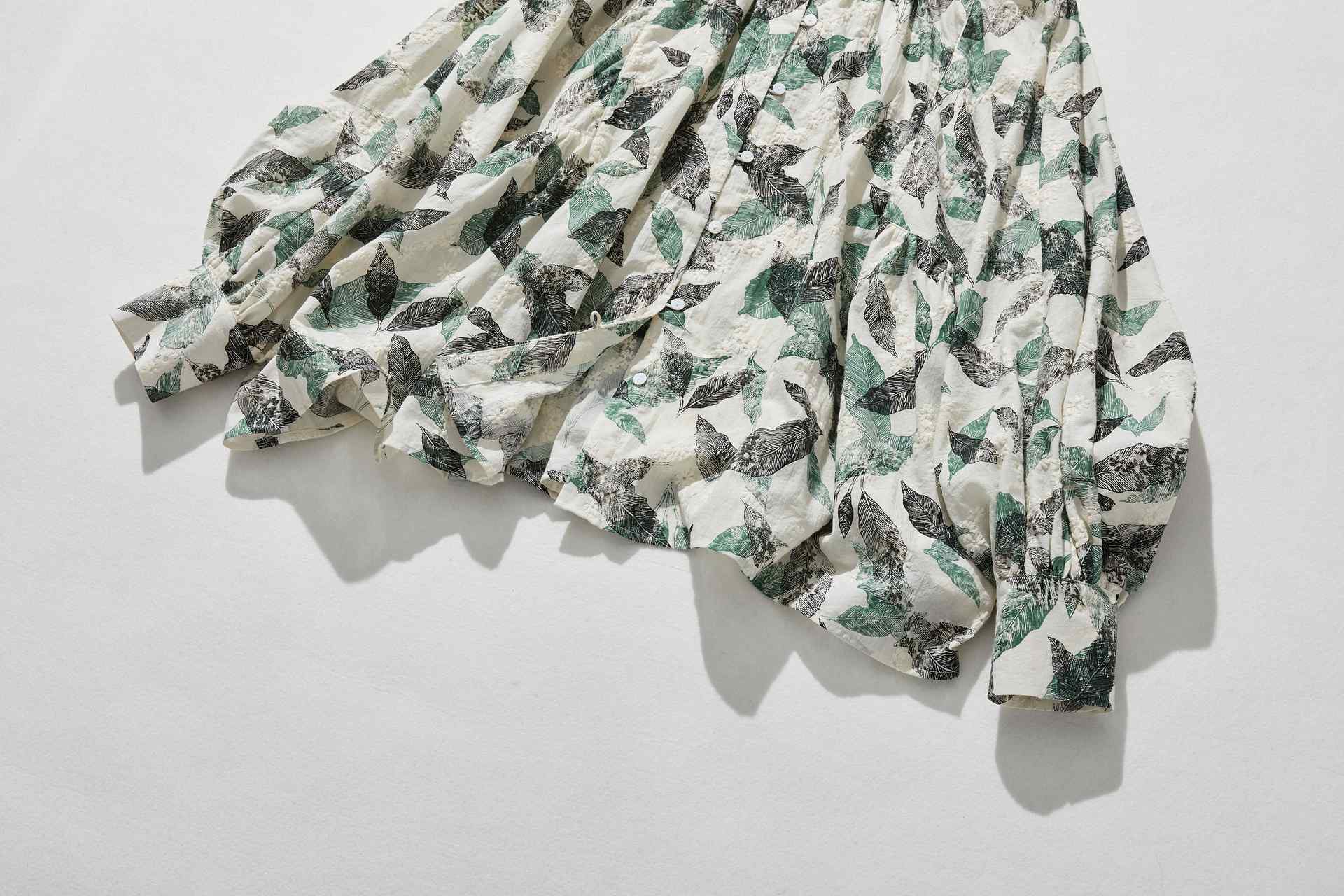 フォーリン アンド コー fall-in&co さらりと着こなすだけで上品に着映えする 刺繍入りブラウス 長袖 緑*ブラック 240507-2 （緑*ブラック） 緑*ブラック