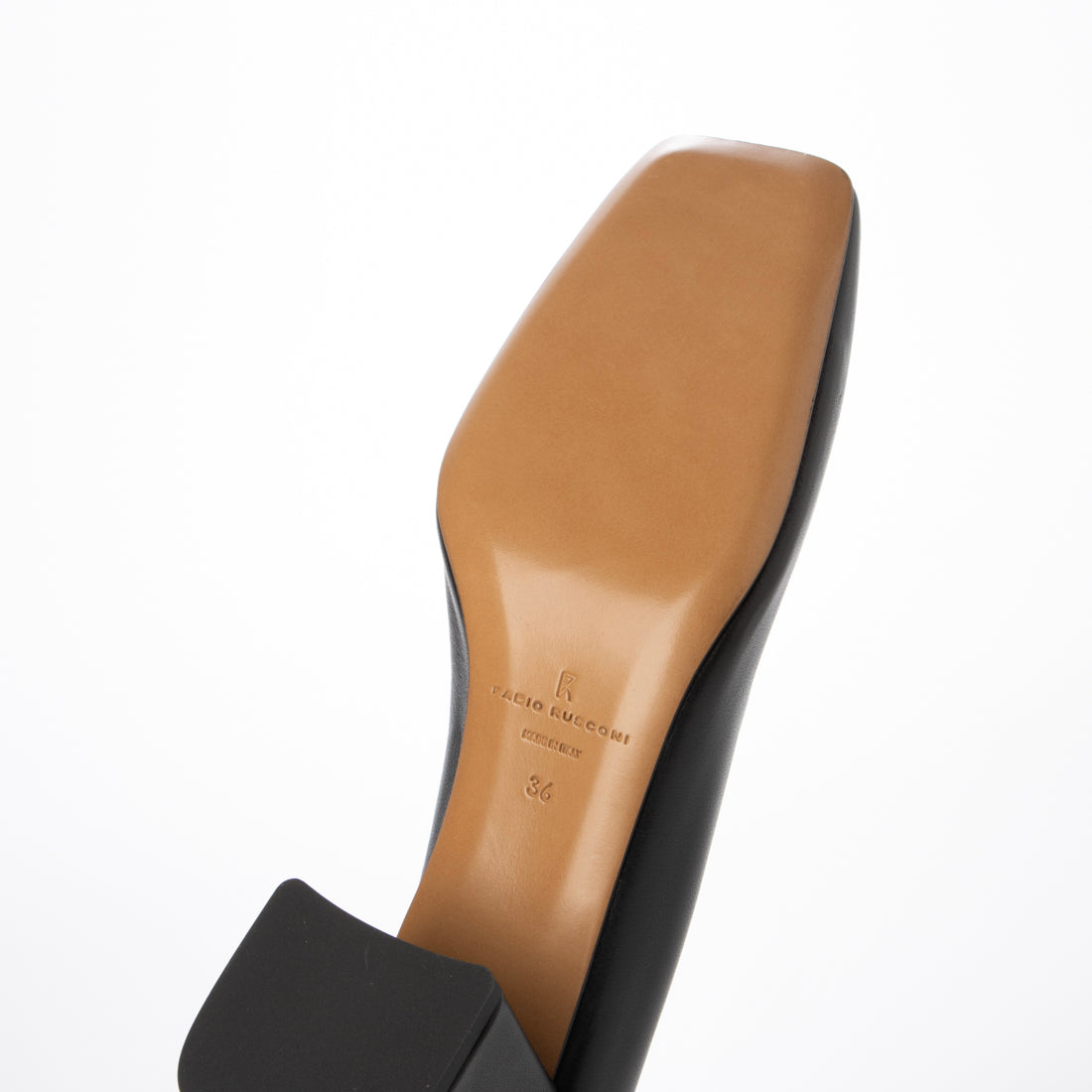 ファビオルスコーニ FABIO RUSCONI パンプス （ブラック） ブラック