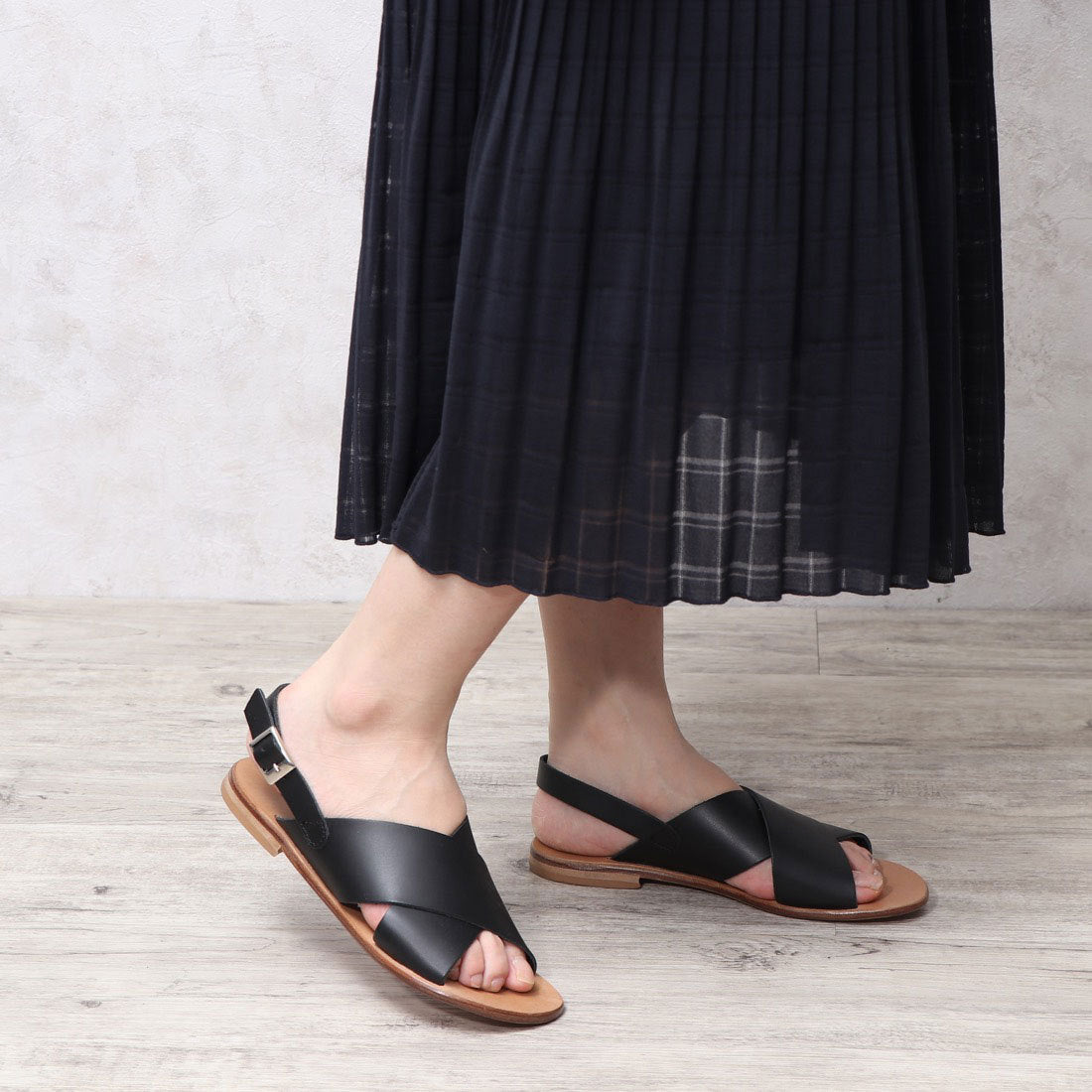 ●ファビオルスコーニ FABIO RUSCONI クロスフラットサンダル