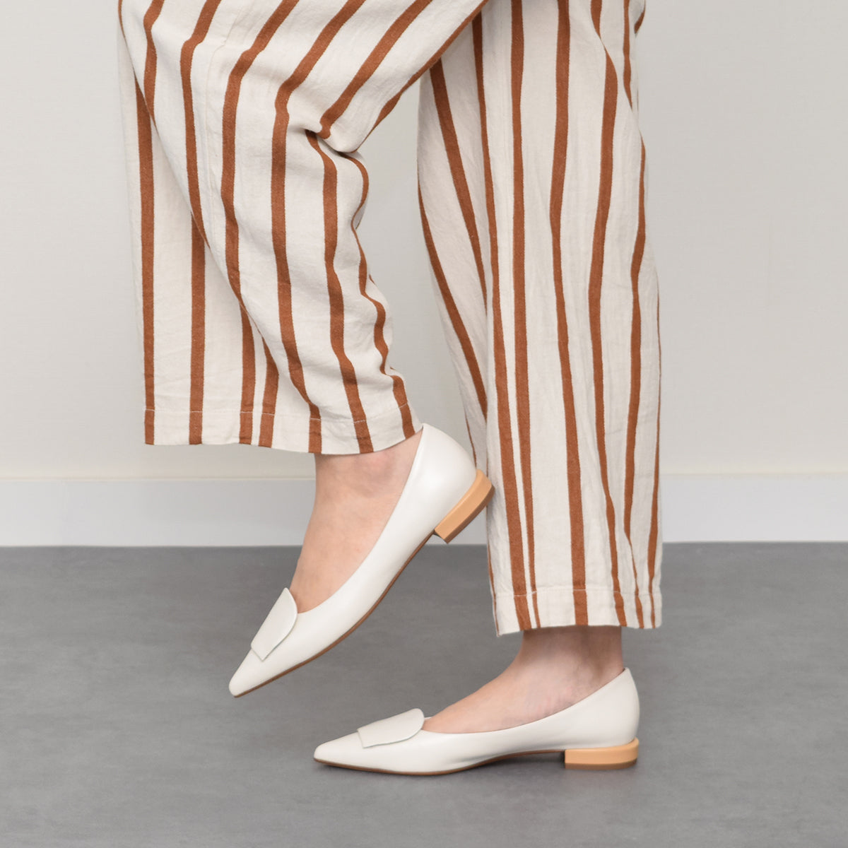 ファビオルスコーニ FABIO RUSCONI ローヒールポインテッドトウパンプス （アイボリーコンビ） アイボリーコンビ