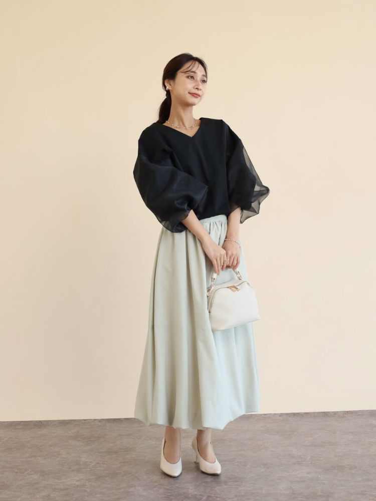 フェンネル FENNEL Vネックボリュームスリーブトップス （オフホワイト） オフホワイト