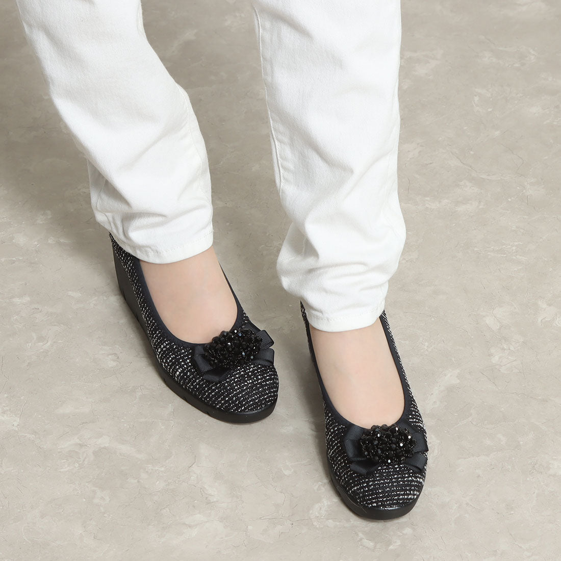 FIRST CONTACT Wedge Pumps