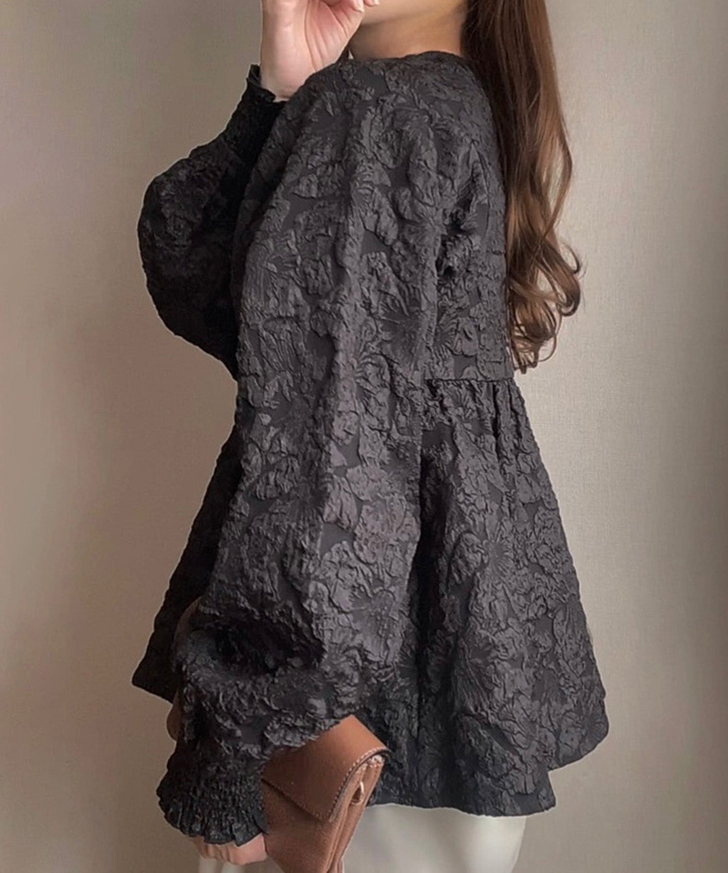 フィルー FILLOU FILLOU フラワージャガードペプラムトップス