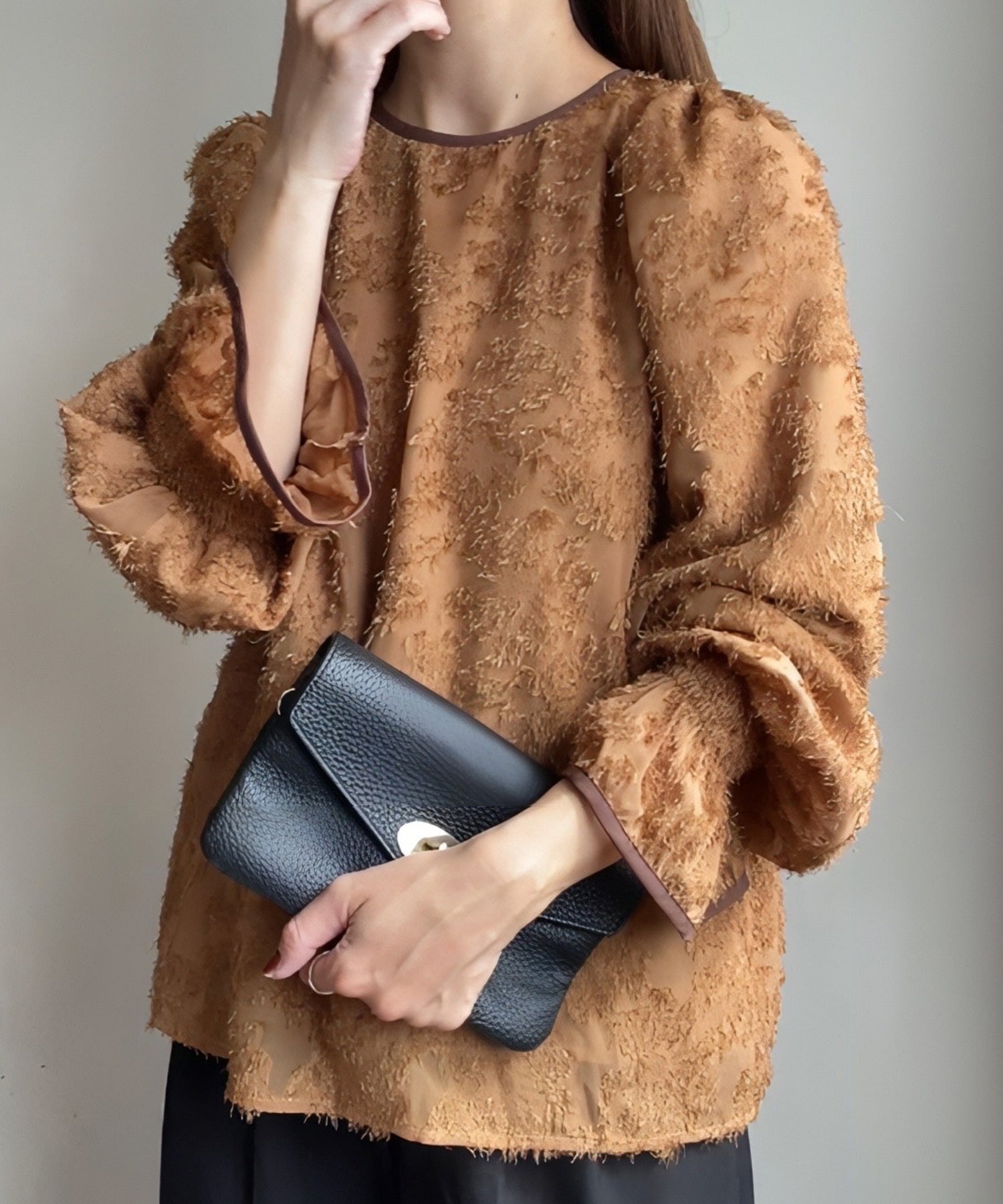 フィルー FILLOU FILLOU 配色パイピングフラワージャガードトップス