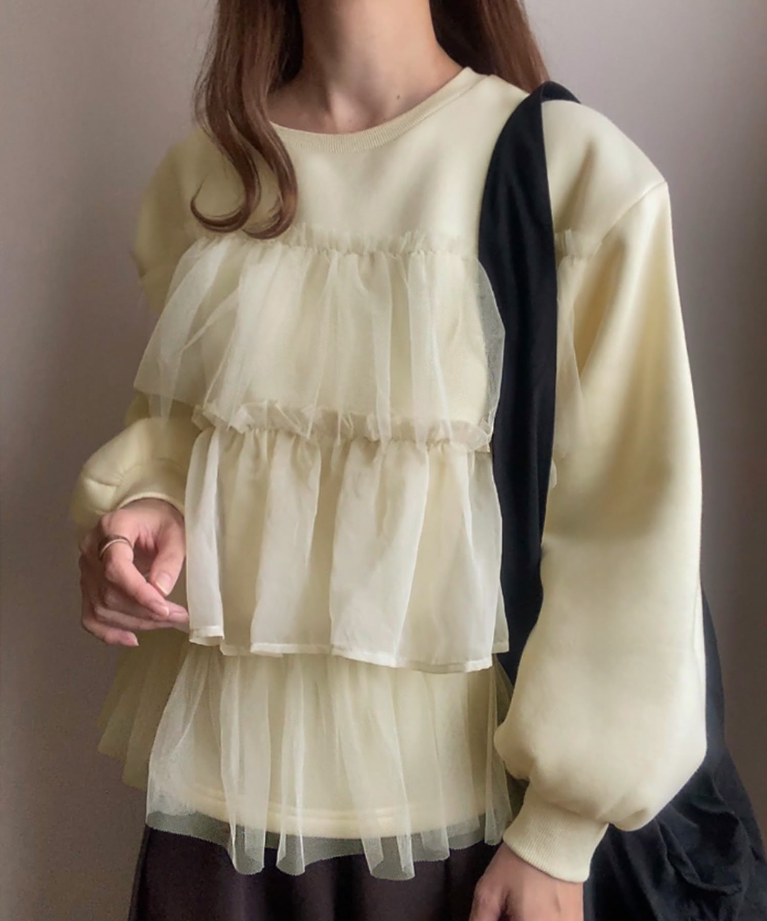 フィルー FILLOU FILLOU フリルドッキング裏起毛プルオーバー,クリーム