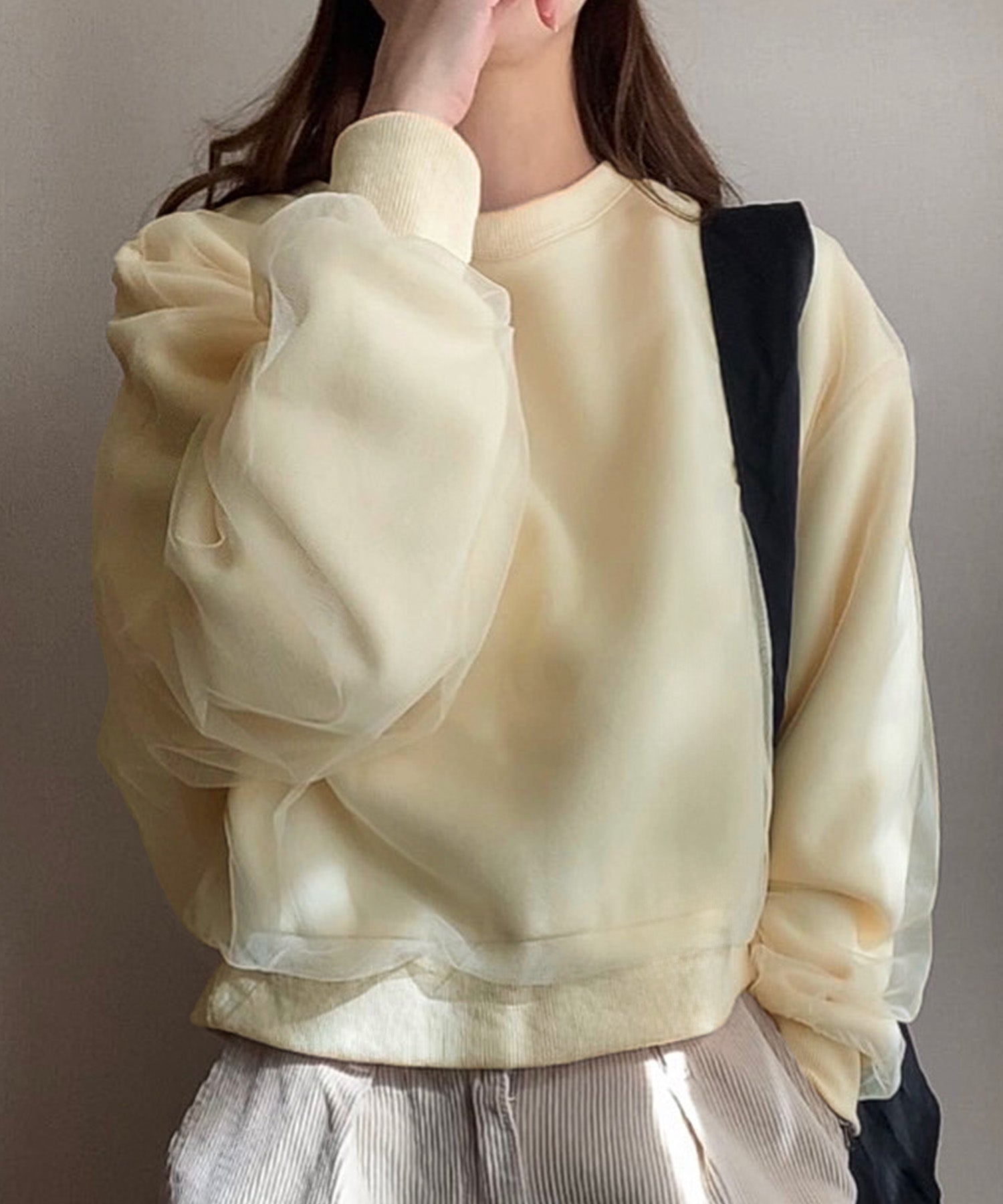 FILLU FILLOU FILLOU Tulle Layered Fleece-Lined Short Sweat Top