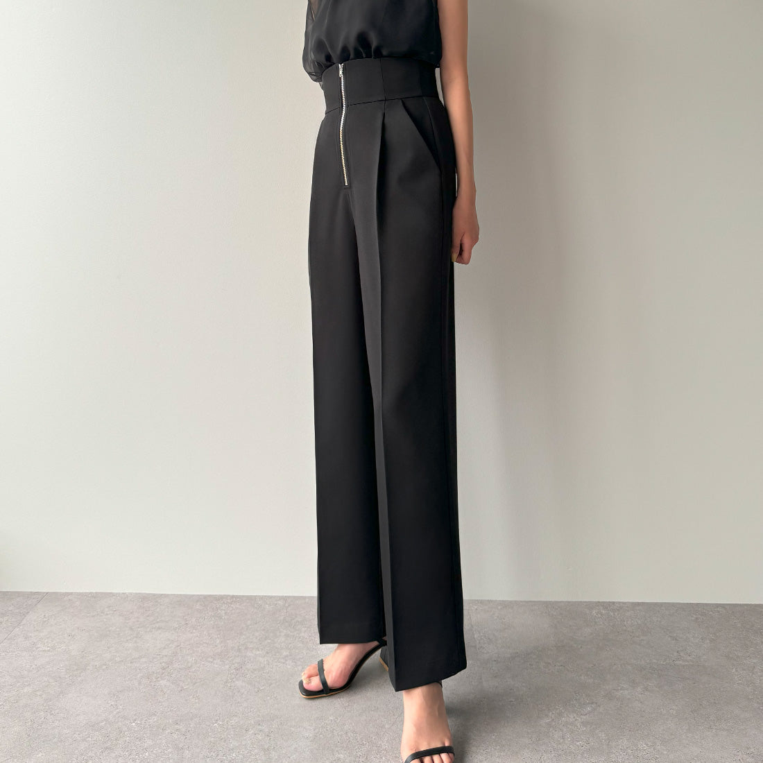フィルー FILLOU Louere フロントジップハイウエストタックパンツ
