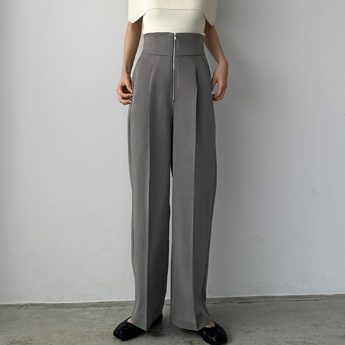 フィルー FILLOU Louere フロントジップハイウエストタックパンツ
